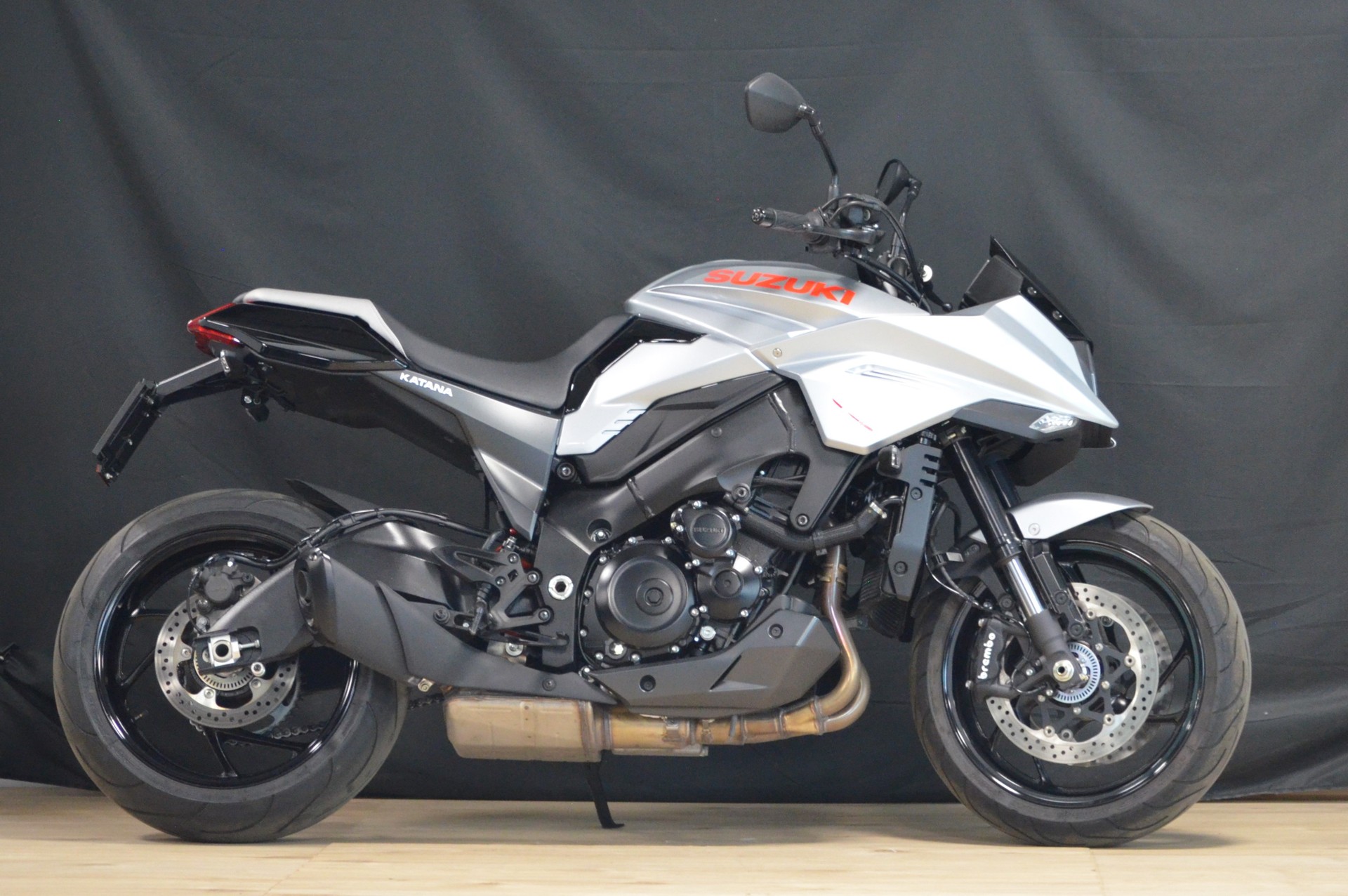 SUZUKI GSX-S 1000 Katana-showroom-element-1