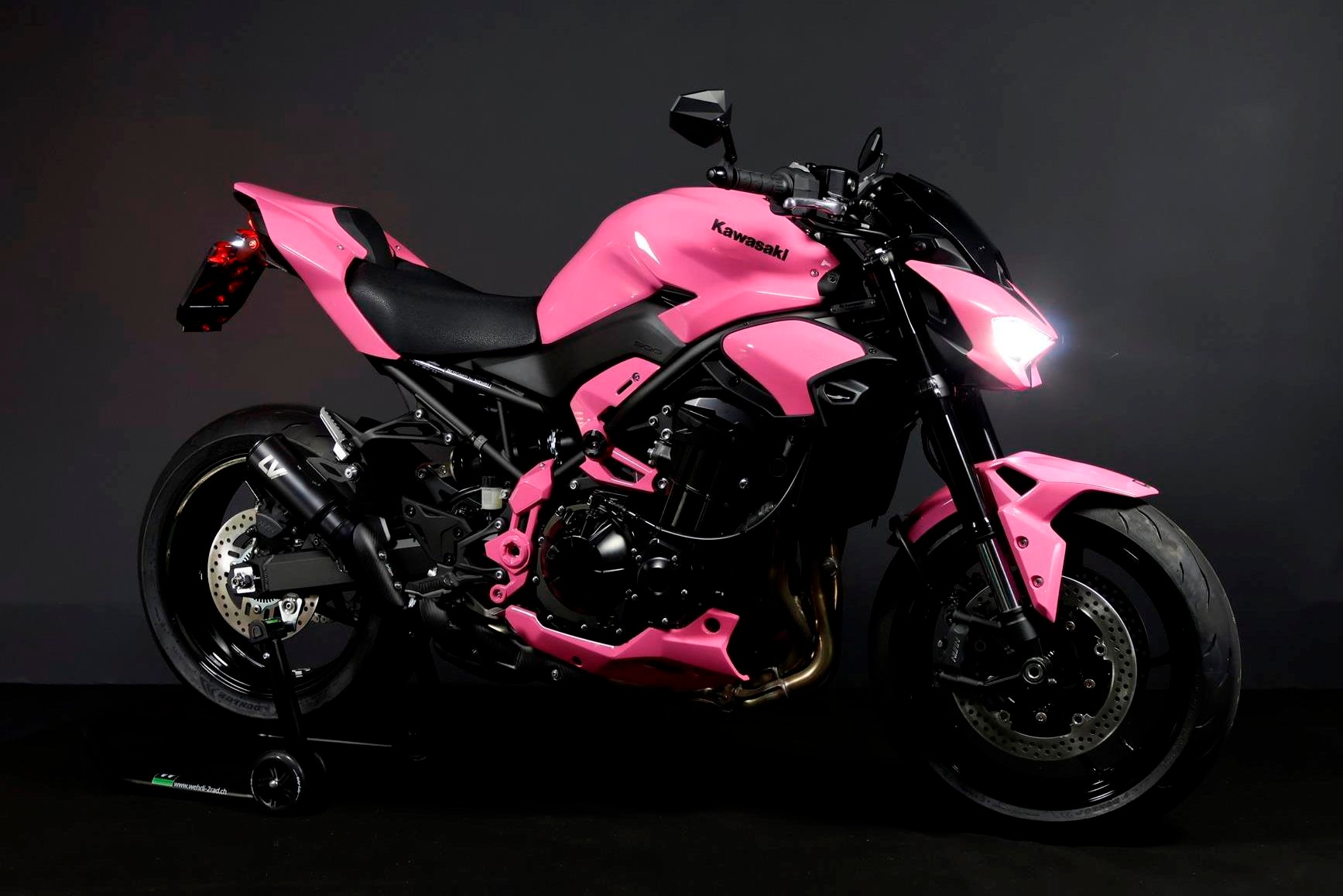KAWASAKI Z 900 (91/70/35 KW) *Barbie Edition* Level 3-image-2
