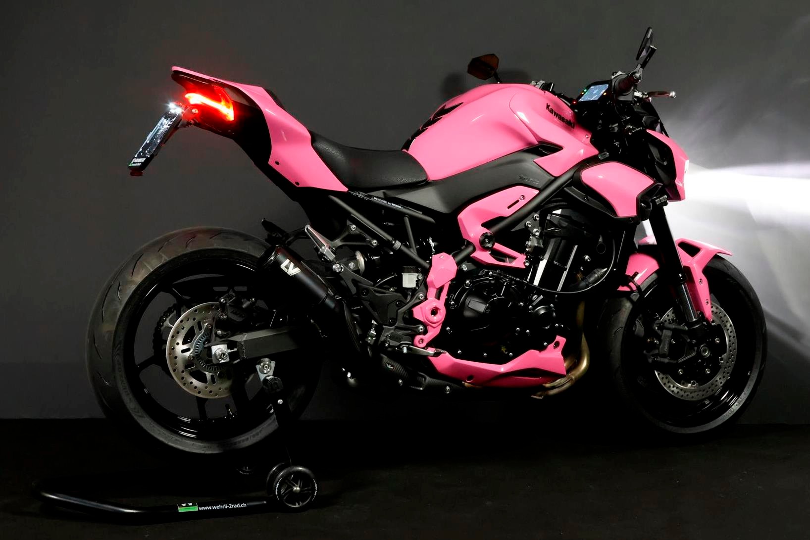 KAWASAKI Z 900 (91/70/35 KW) *Barbie Edition* Level 3-image-9