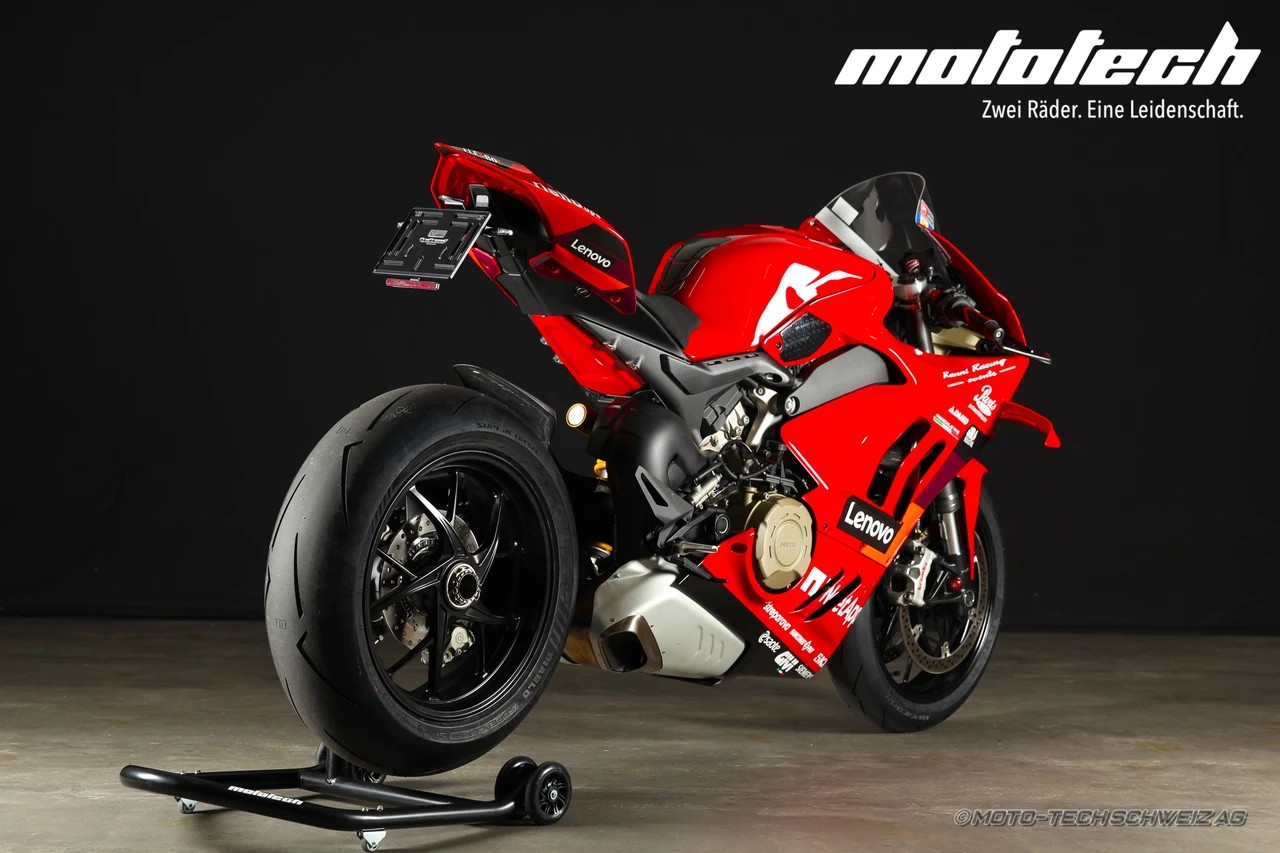 DUCATI Panigale V4-showroom-element-2