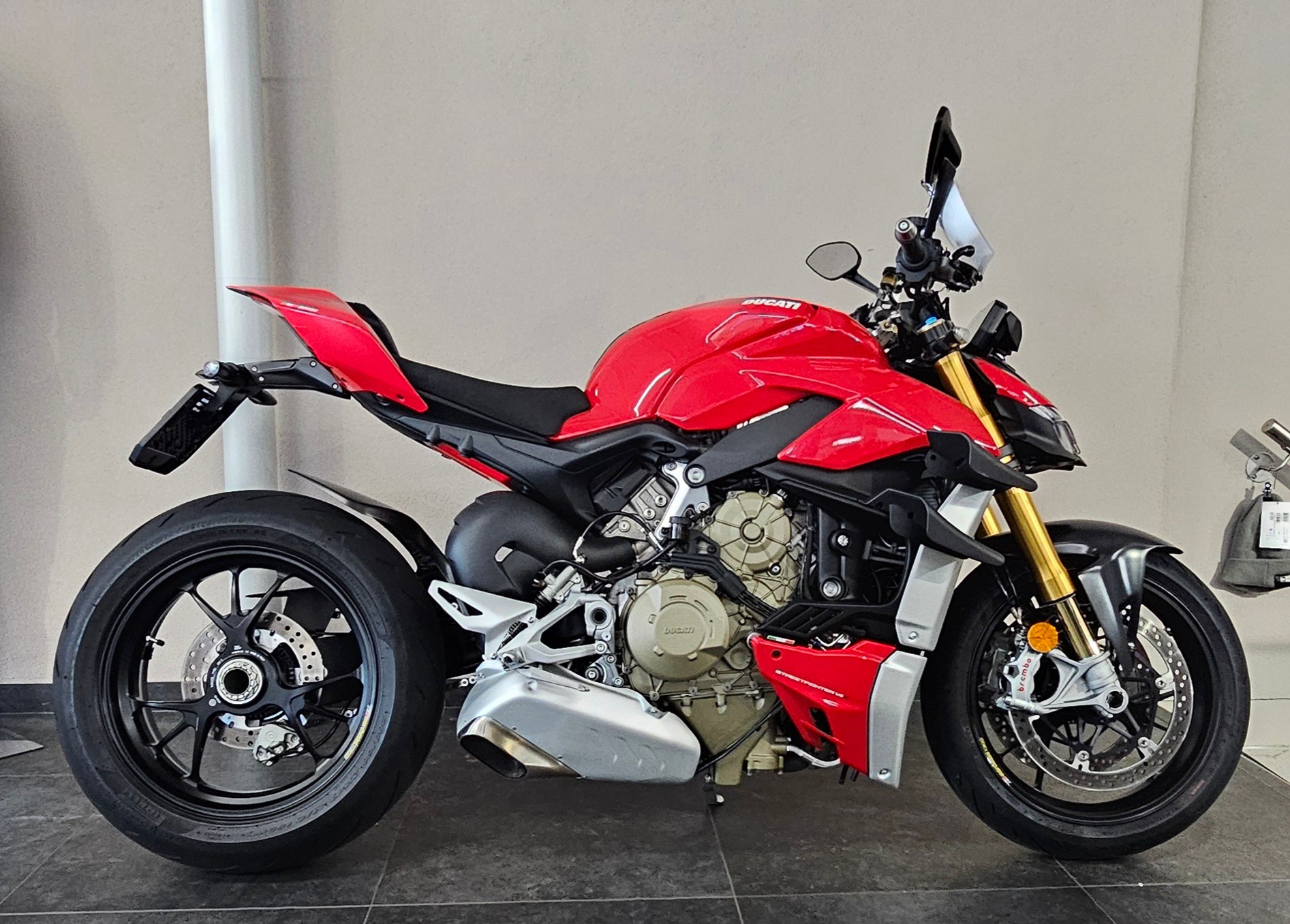 DUCATI Streetfighter V4 S