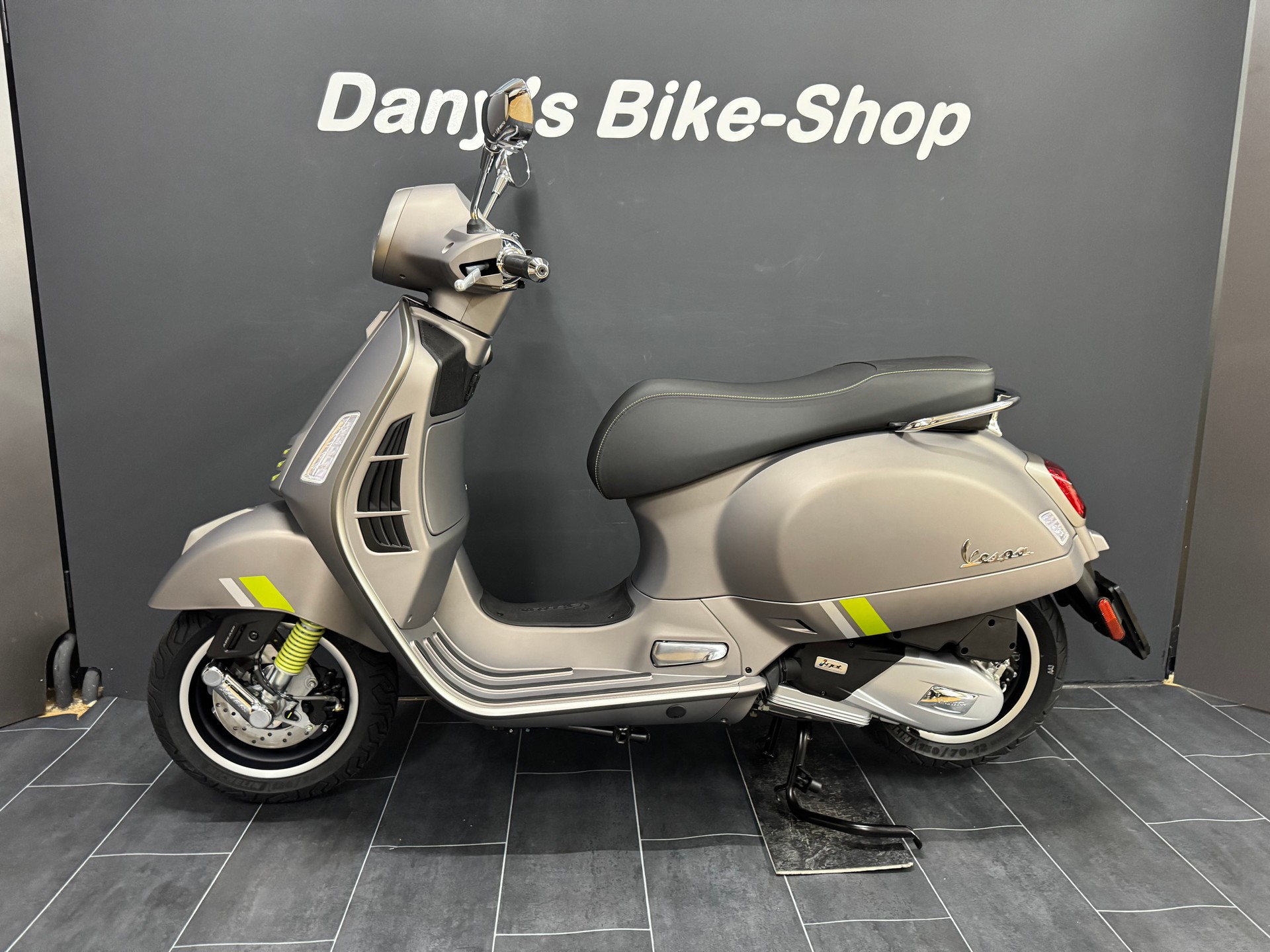 PIAGGIO Vespa GTS 125 Super Tech ABS-showroom-element-2