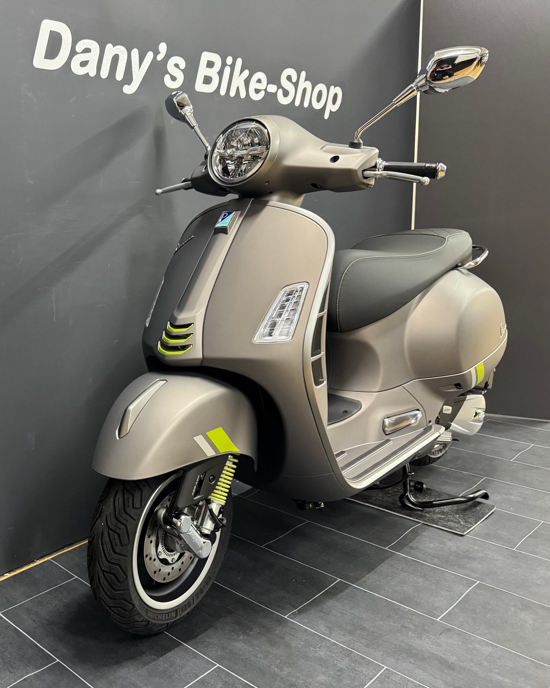 PIAGGIO Vespa GTS 125 Super Tech ABS-showroom-element-3