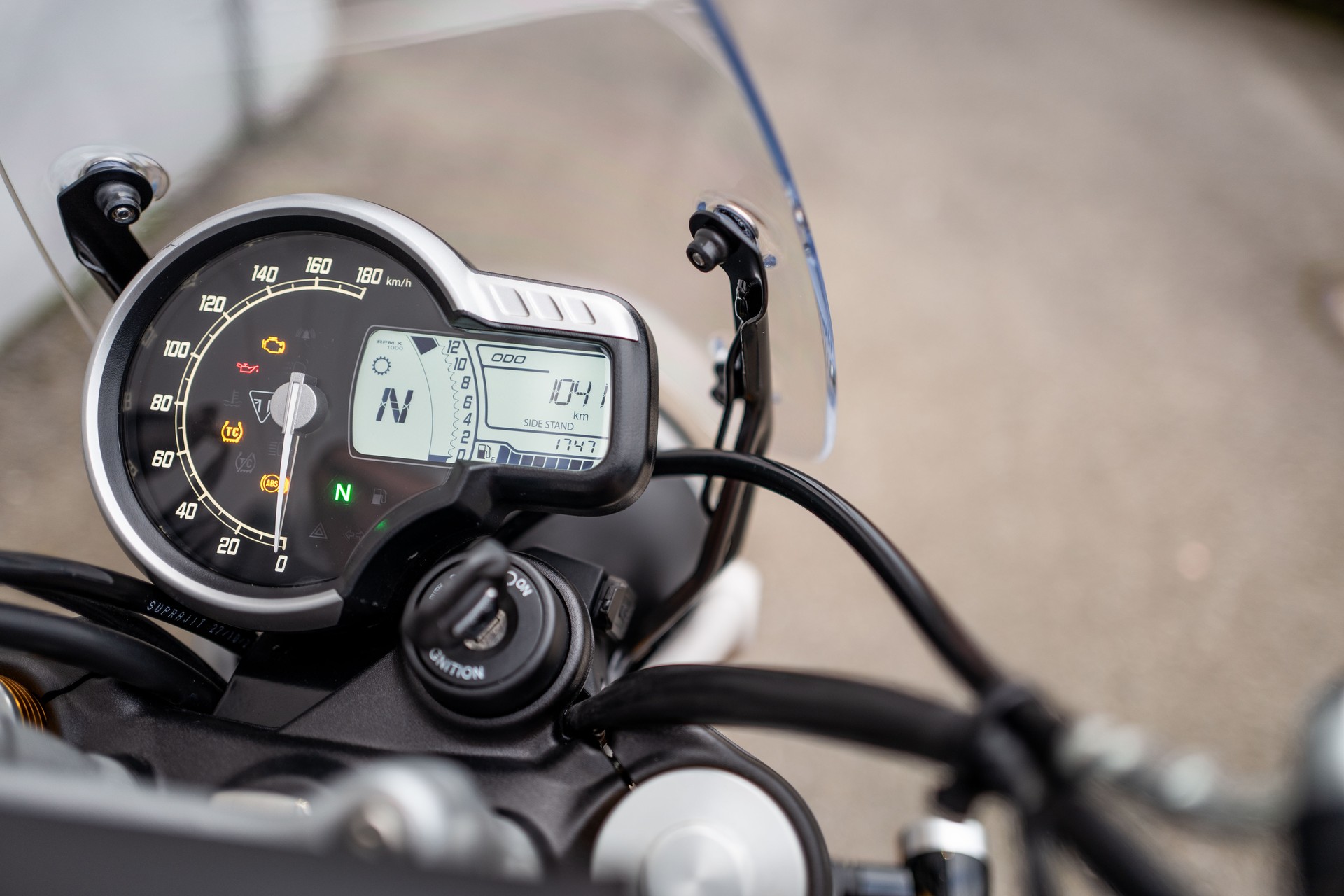 TRIUMPH Speed 400  X-image-8