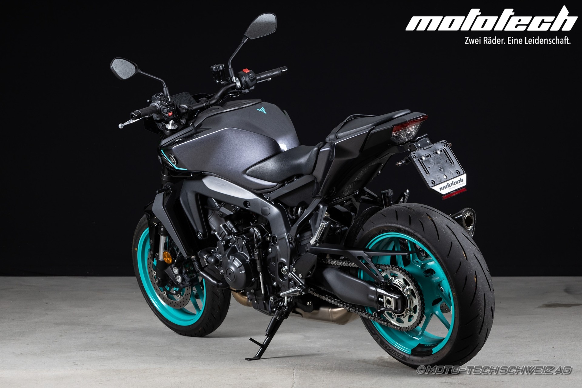 YAMAHA MT-09-showroom-element-3