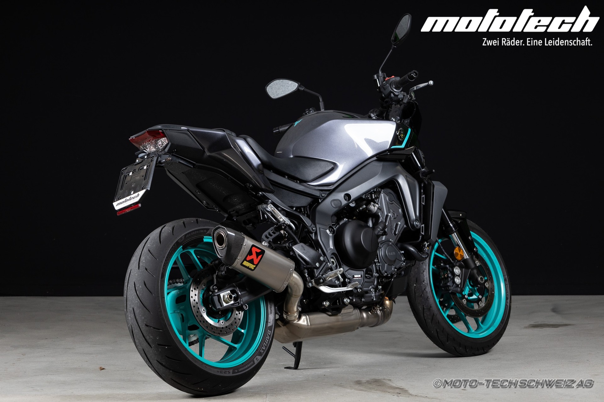 YAMAHA MT-09-showroom-element-2
