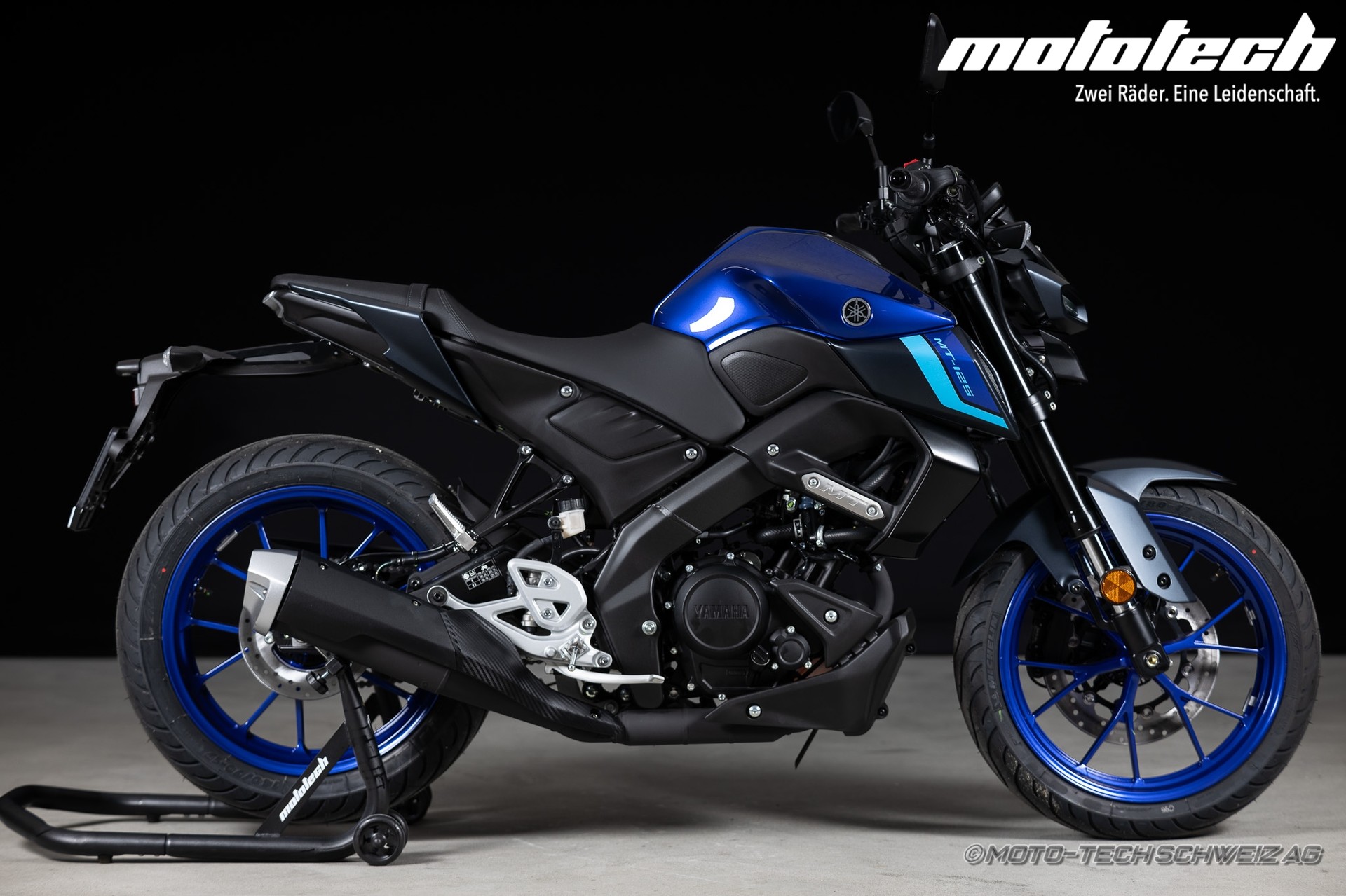 YAMAHA MT-125 ABS-showroom-element-1