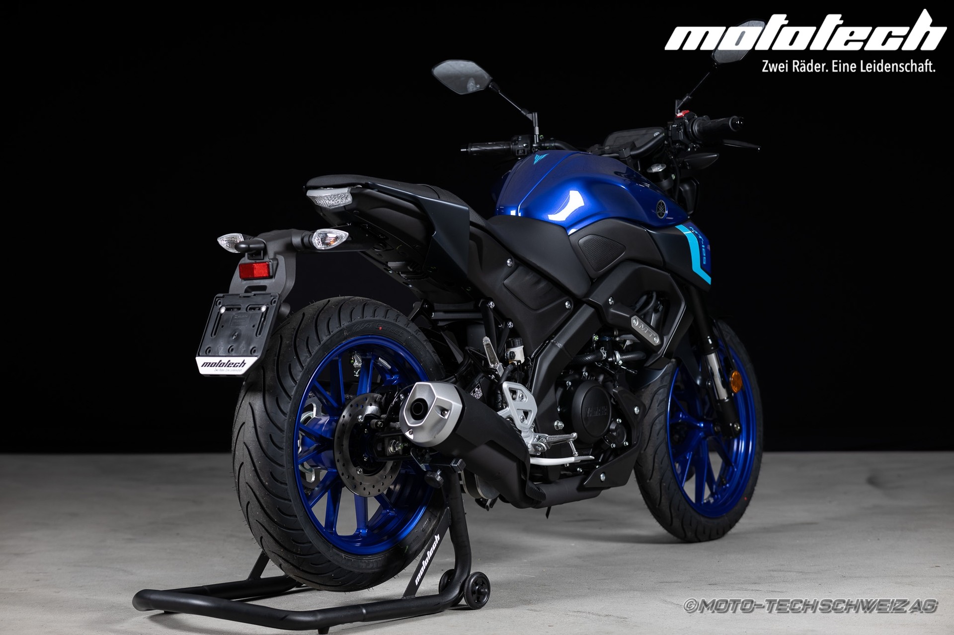 YAMAHA MT-125 ABS-showroom-element-2