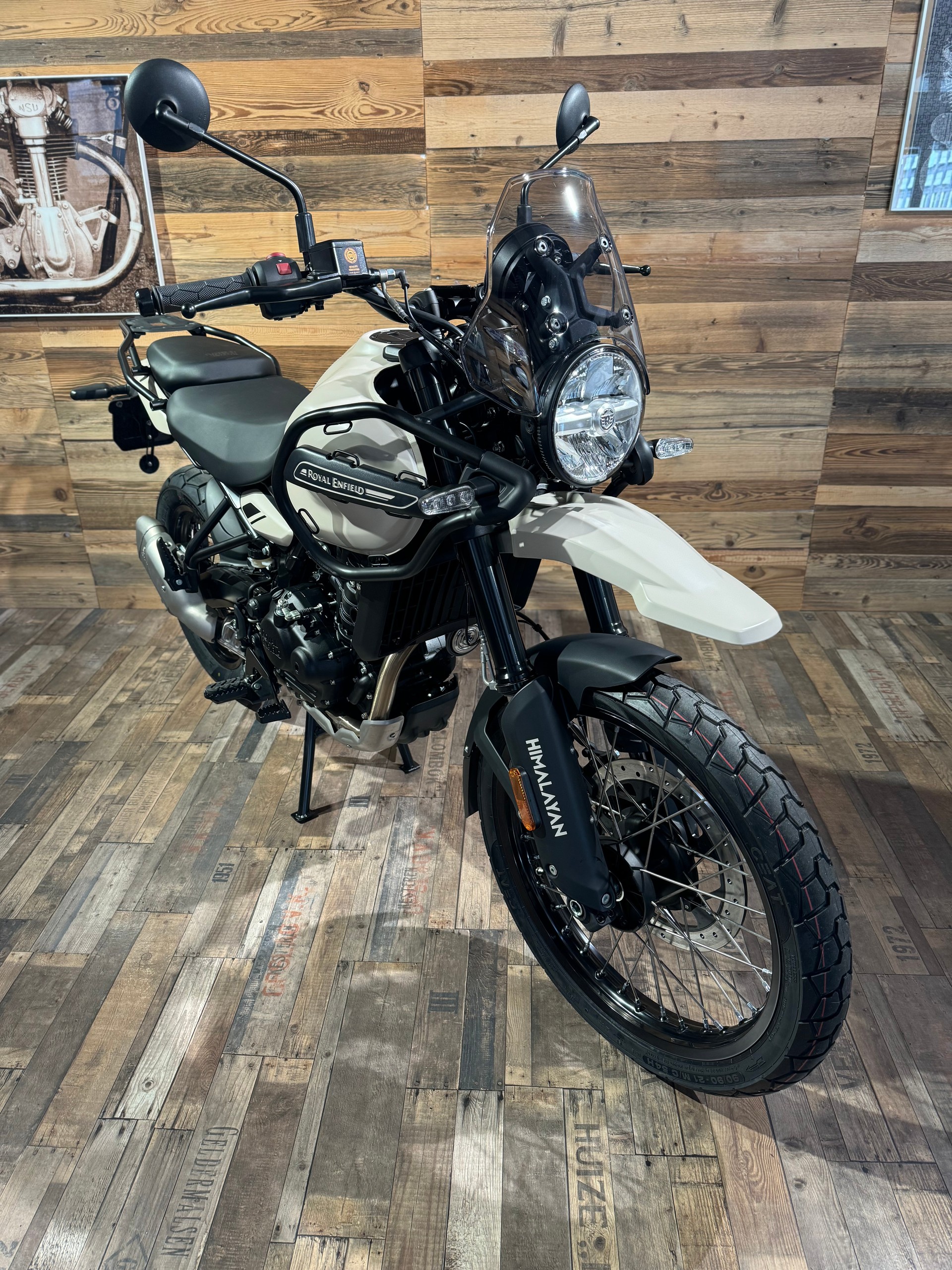 ROYAL ENFIELD HIMALAYAN 452-showroom-element-3