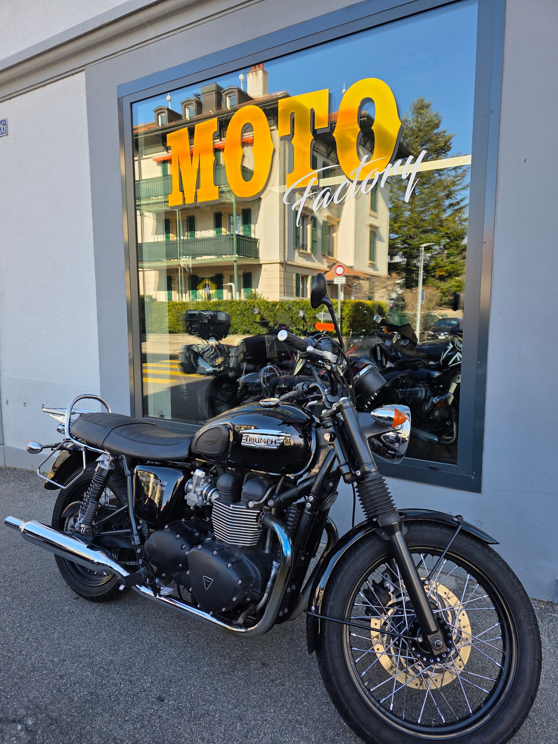 TRIUMPH Bonneville 900 i T 100