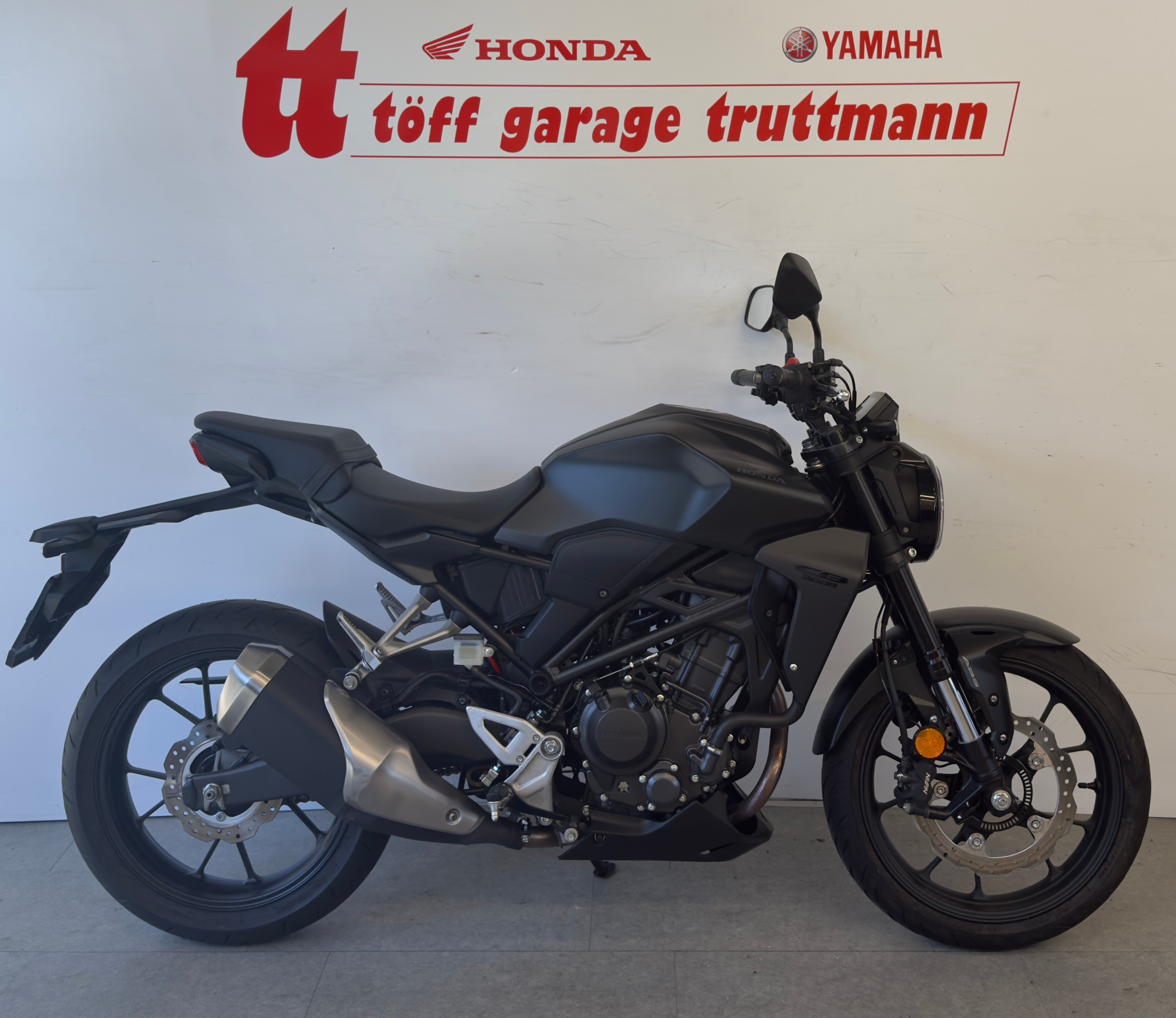 HONDA CB 300 - acquistare un veicolo usato | MotoScout24