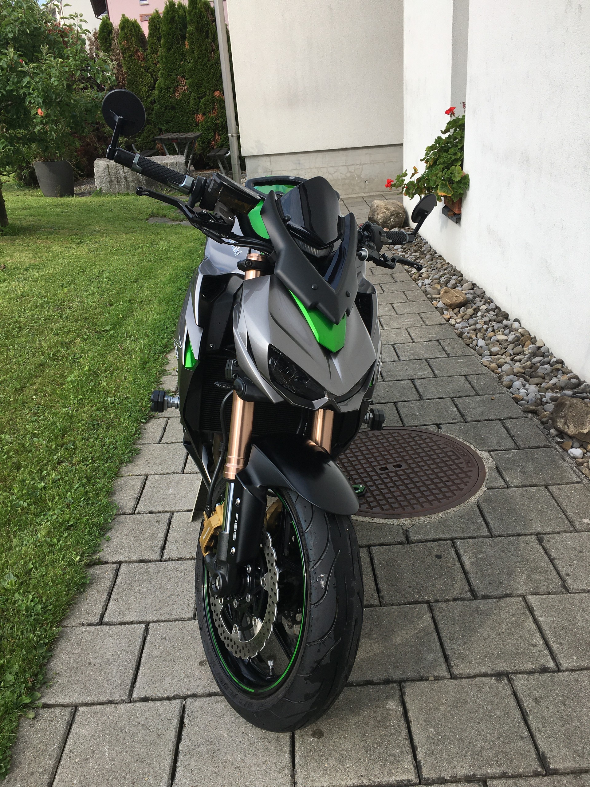 KAWASAKI Z 1000 ABS-showroom-element-1