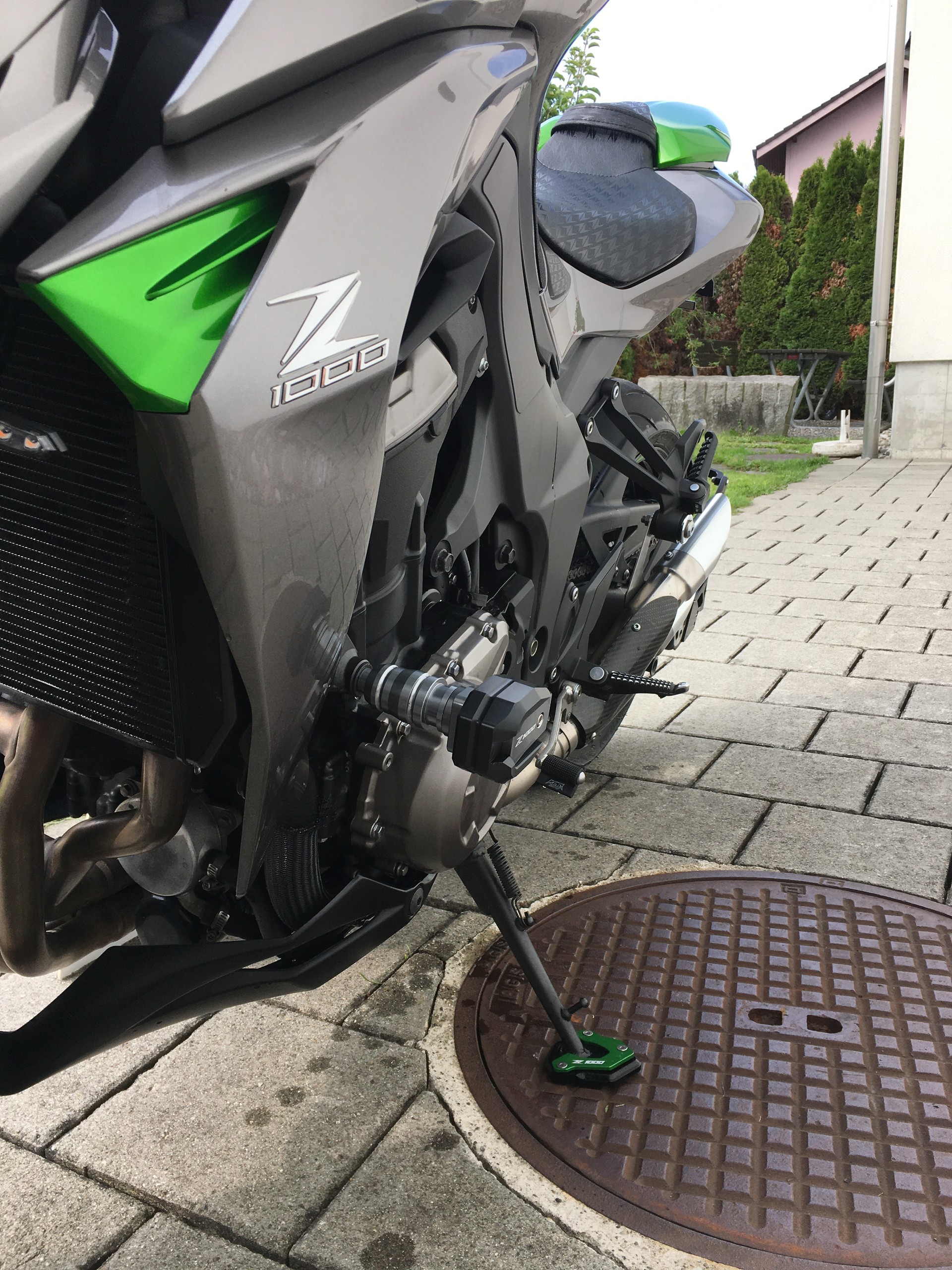 KAWASAKI Z 1000 ABS-showroom-element-2