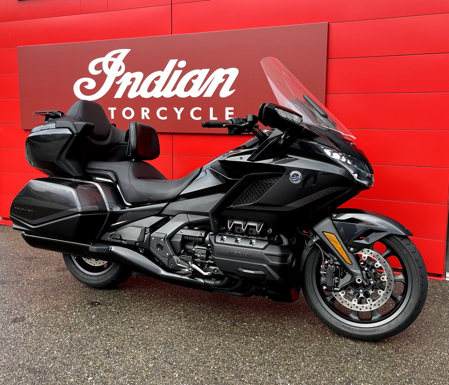 HONDA GL 1800 Goldwing-image-1