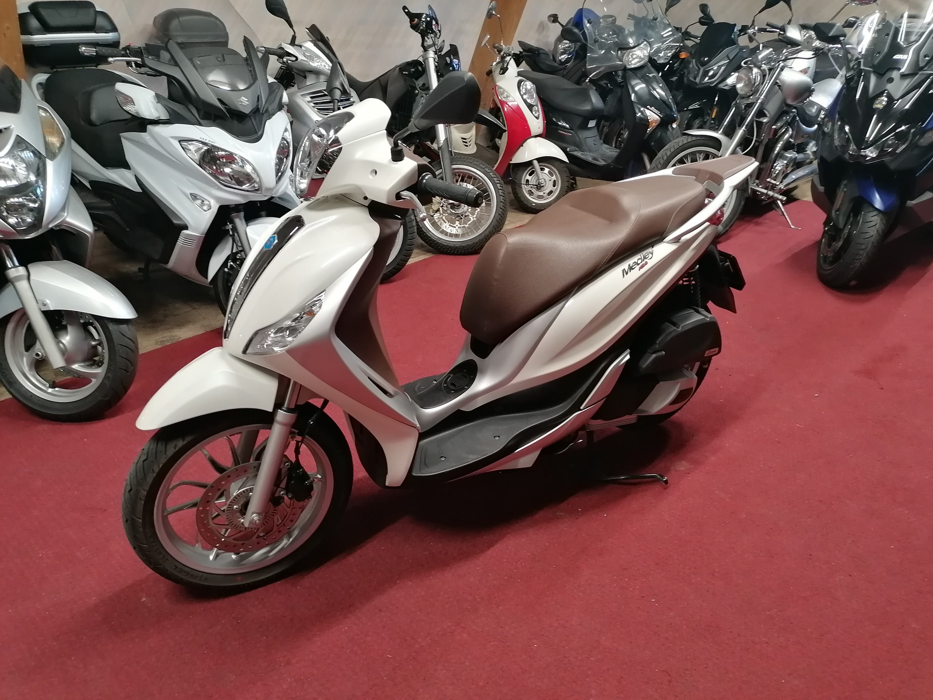 PIAGGIO Medley 125 iGet ABS-image-1