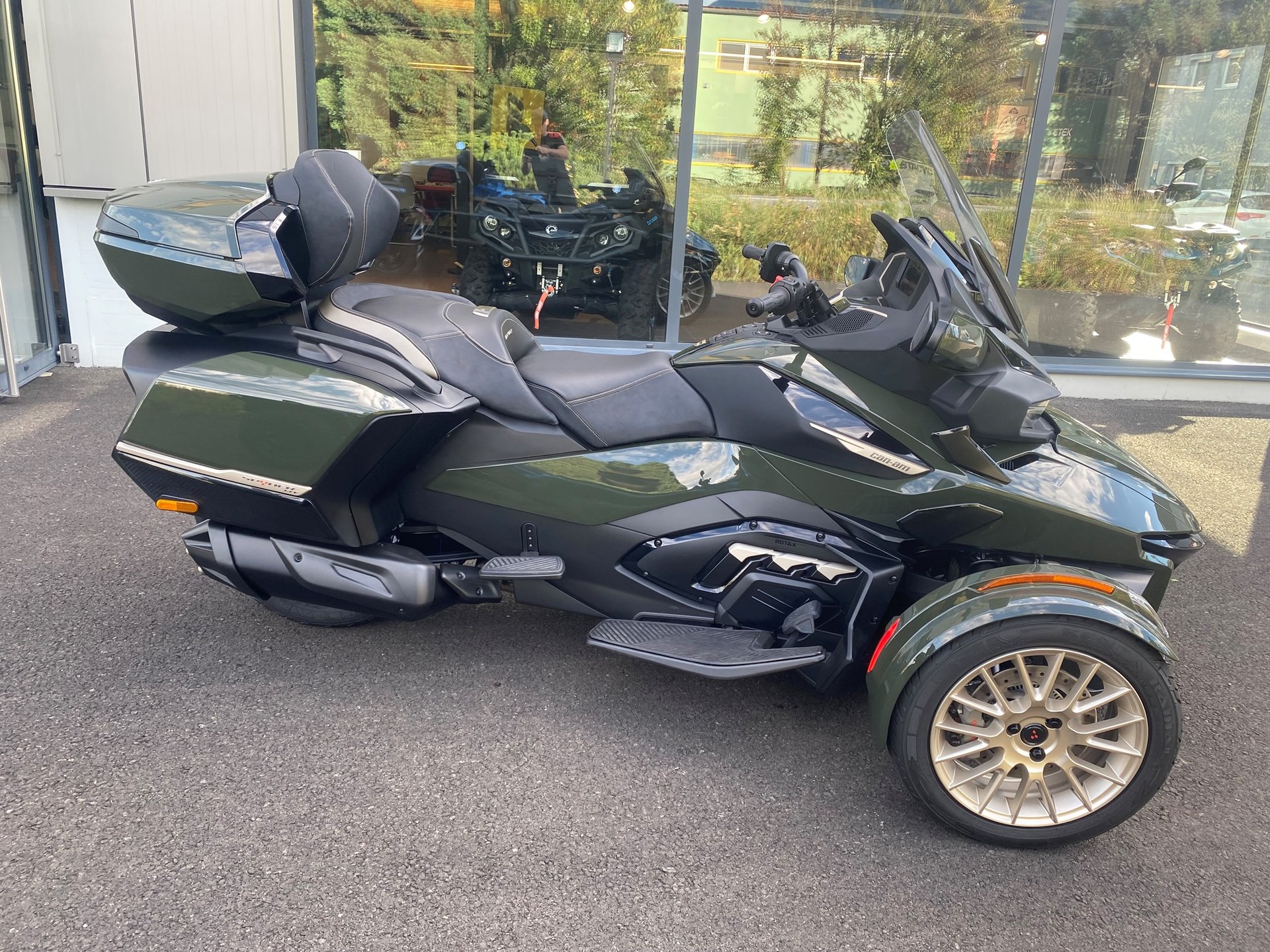 CAN-AM Spyder RT-LTD Sea Sky Edition SE6-image-1