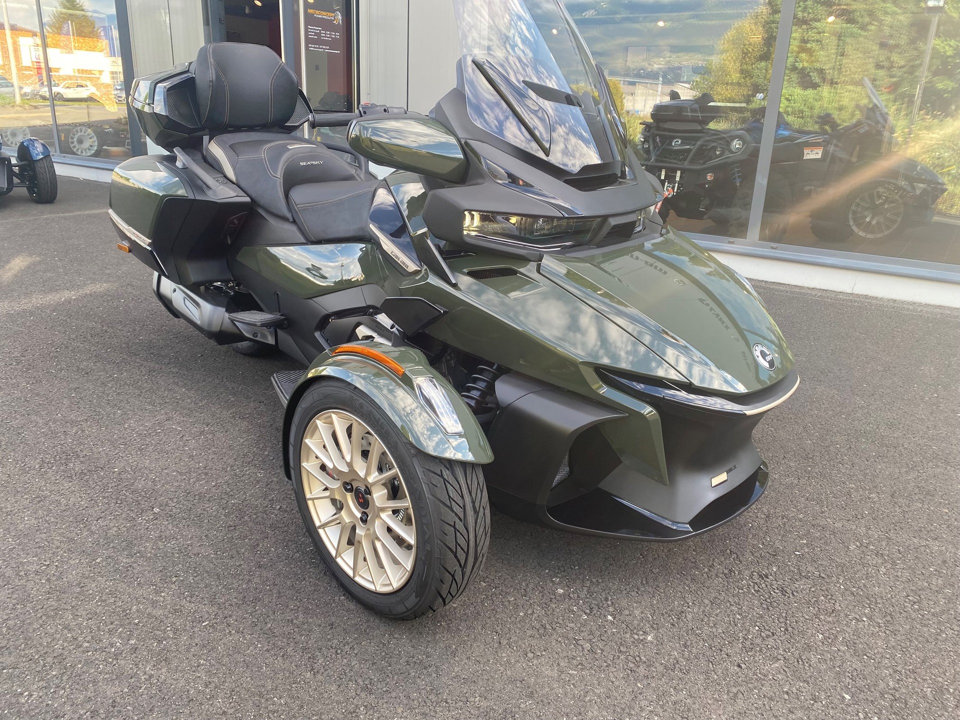 CAN-AM Spyder RT-LTD Sea Sky Edition SE6-image-2
