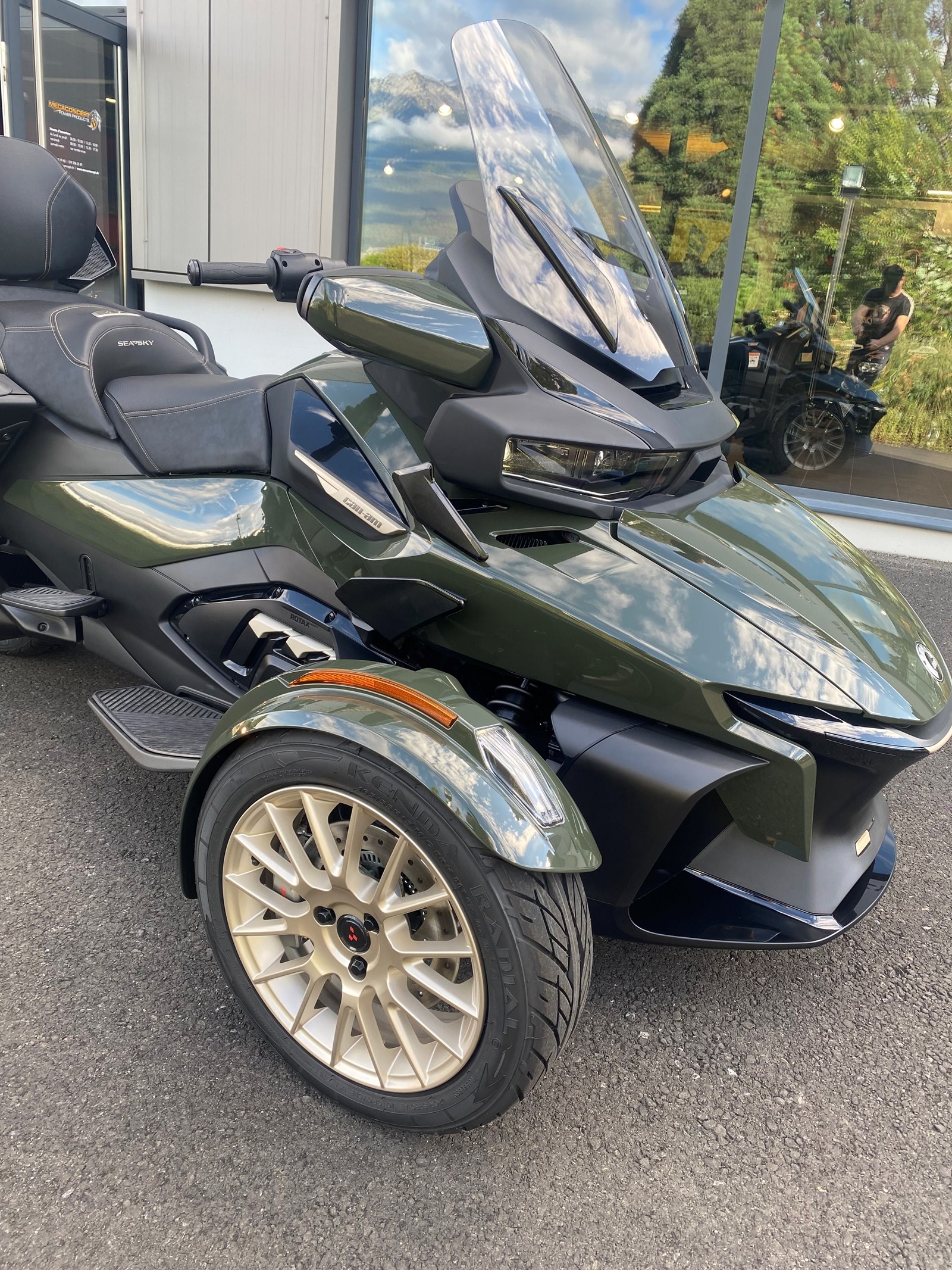 CAN-AM Spyder RT-LTD Sea Sky Edition SE6-image-9