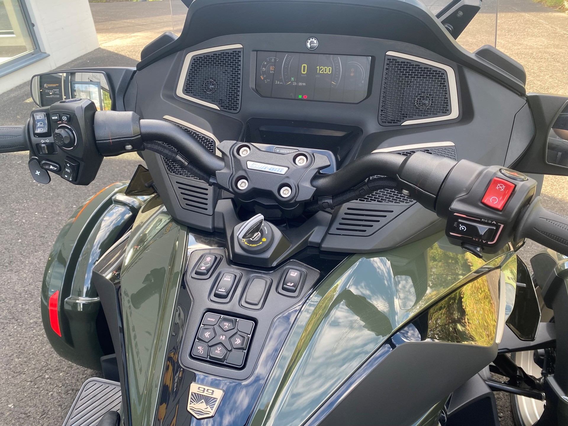 CAN-AM Spyder RT-LTD Sea Sky Edition SE6-image-5