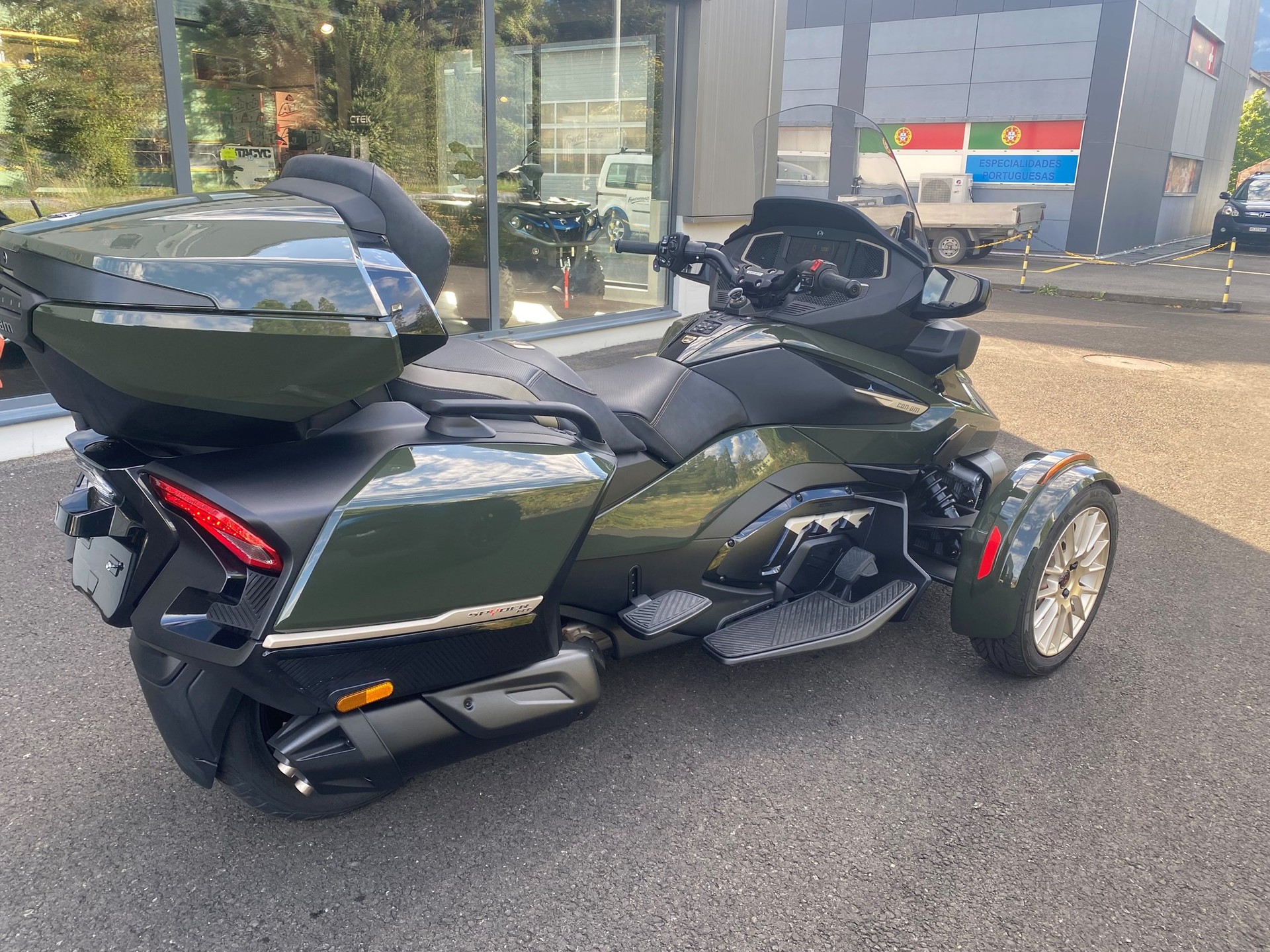 CAN-AM Spyder RT-LTD Sea Sky Edition SE6-image-6