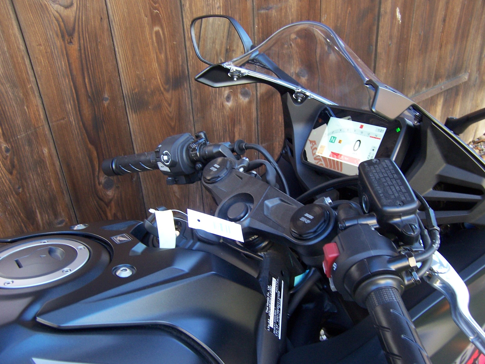HONDA CBR 650 R-image-10