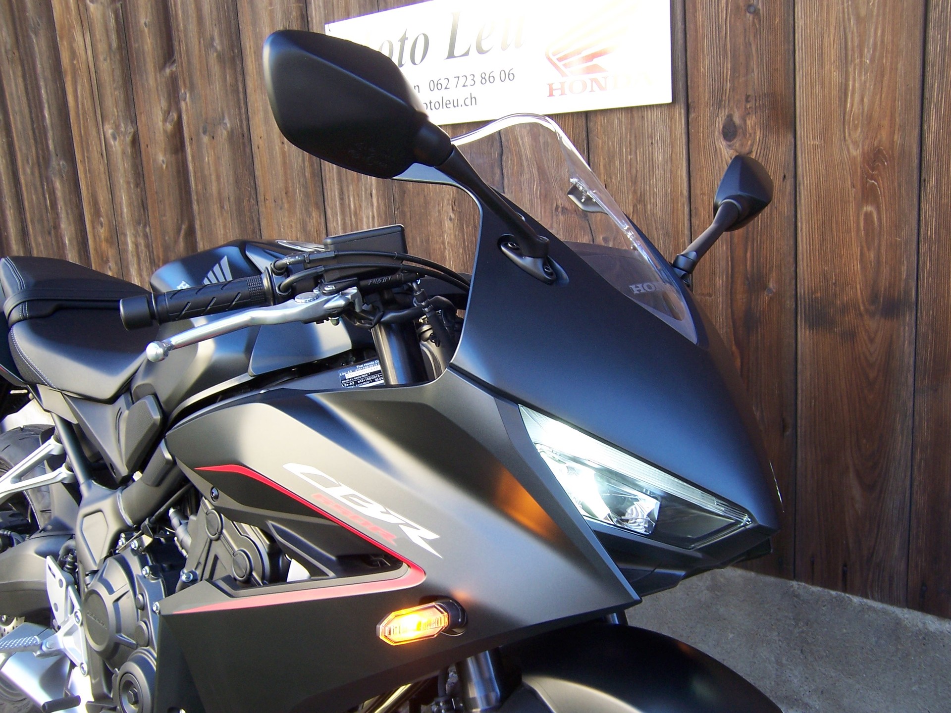 HONDA CBR 650 R-image-8