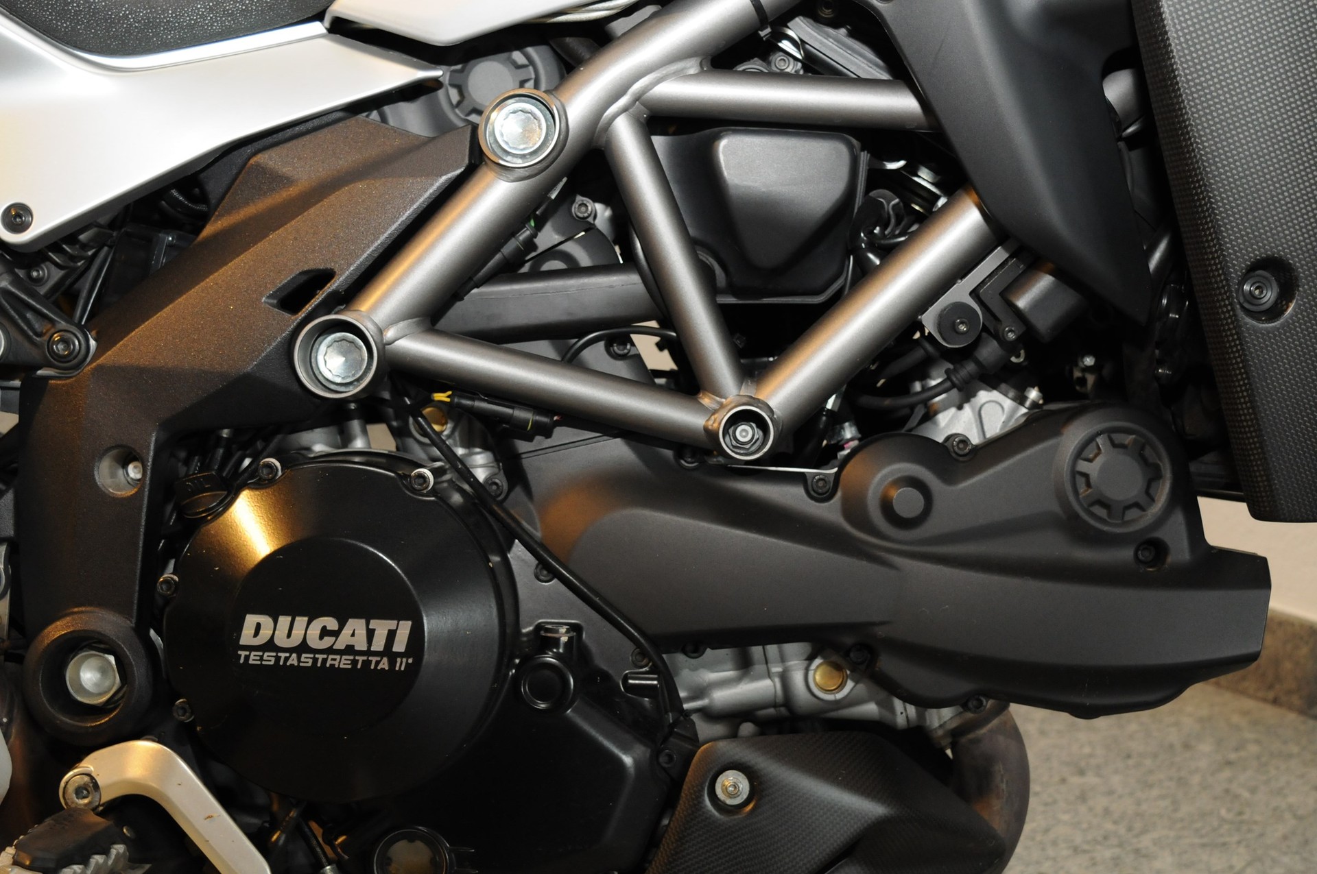 DUCATI Multistrada 1200 S ABS-showroom-element-3