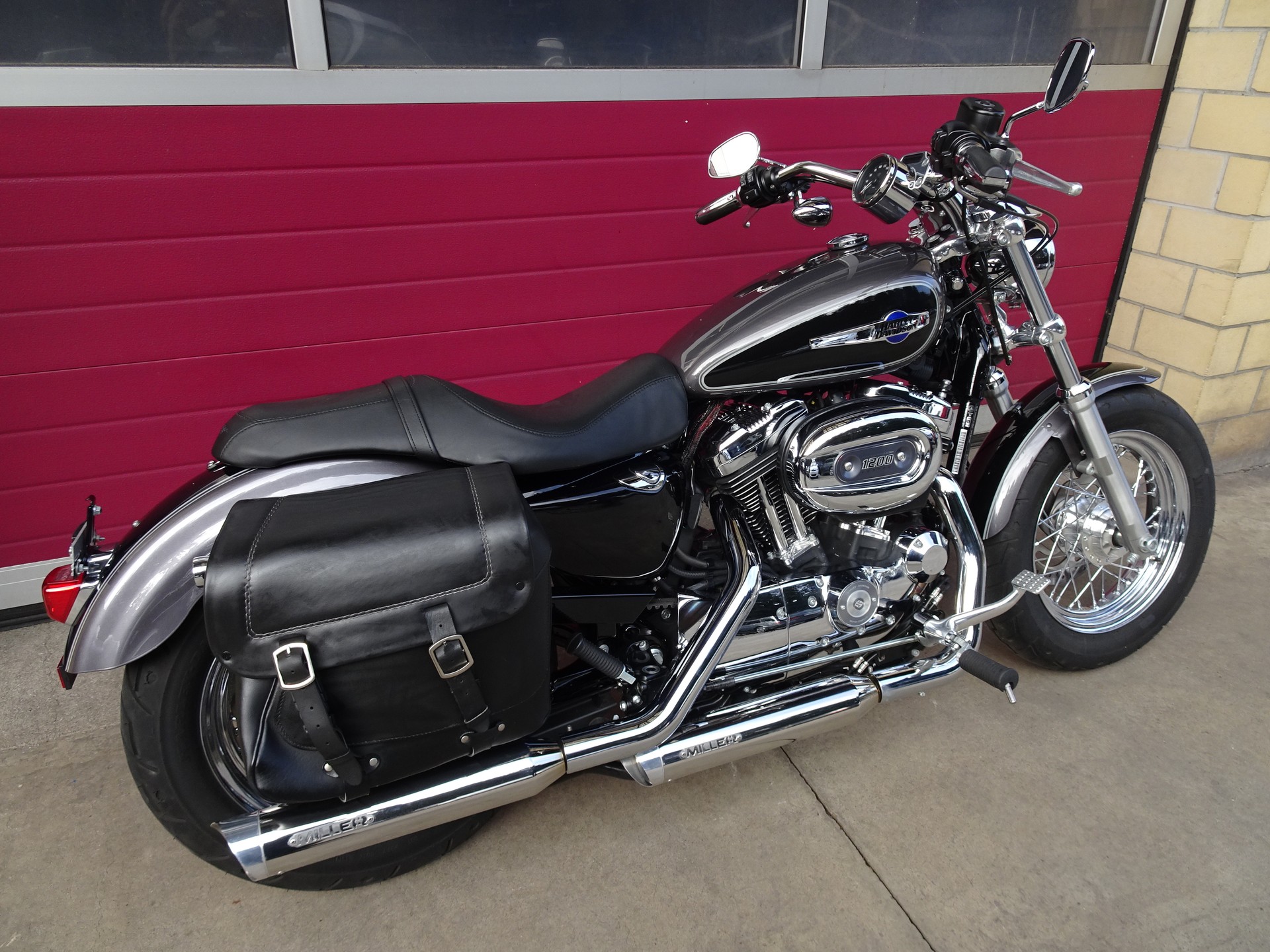 HARLEY-DAVIDSON XL 1200 C Sportster Custom ABS-showroom-element-3