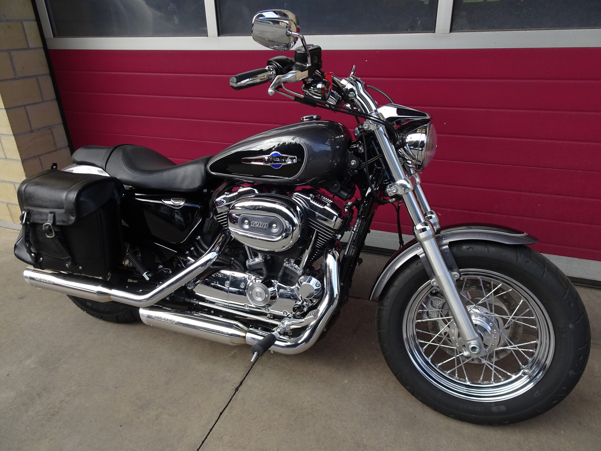 HARLEY-DAVIDSON XL 1200 C Sportster Custom ABS-showroom-element-2