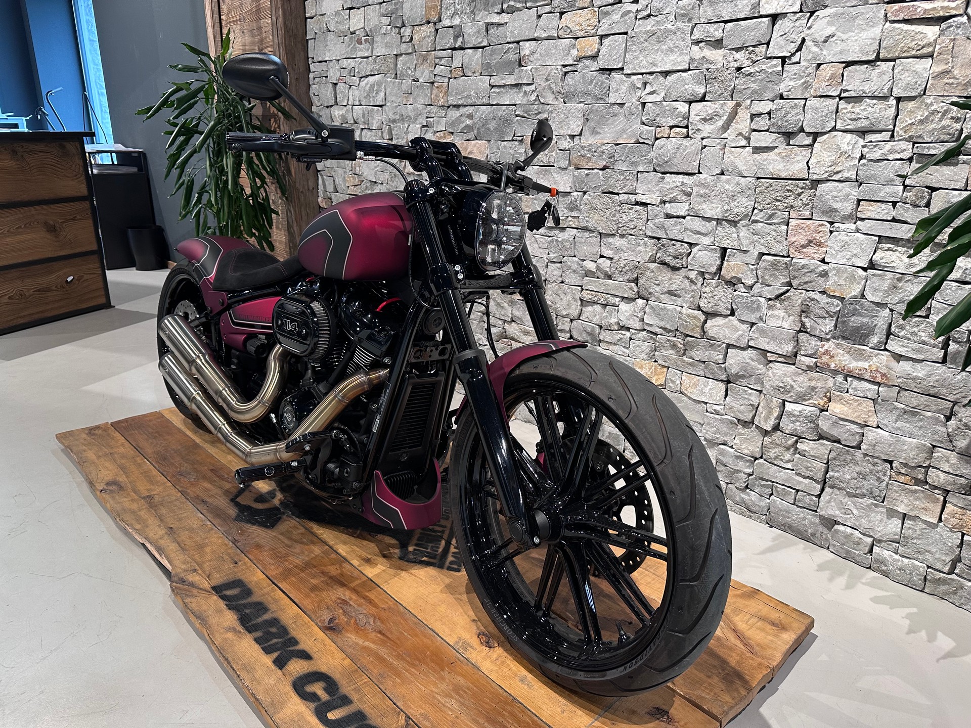HARLEY-DAVIDSON FXBRS Breakout 114 ABS-showroom-element-1