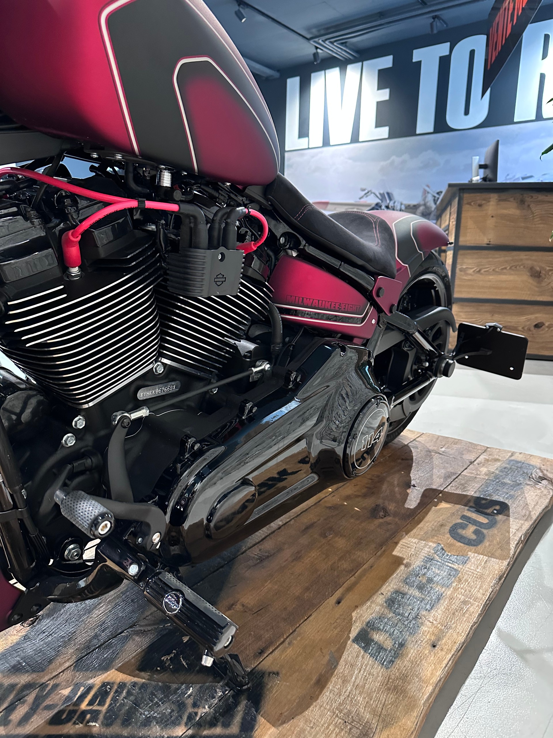 HARLEY-DAVIDSON FXBRS Breakout 114 ABS-image-4