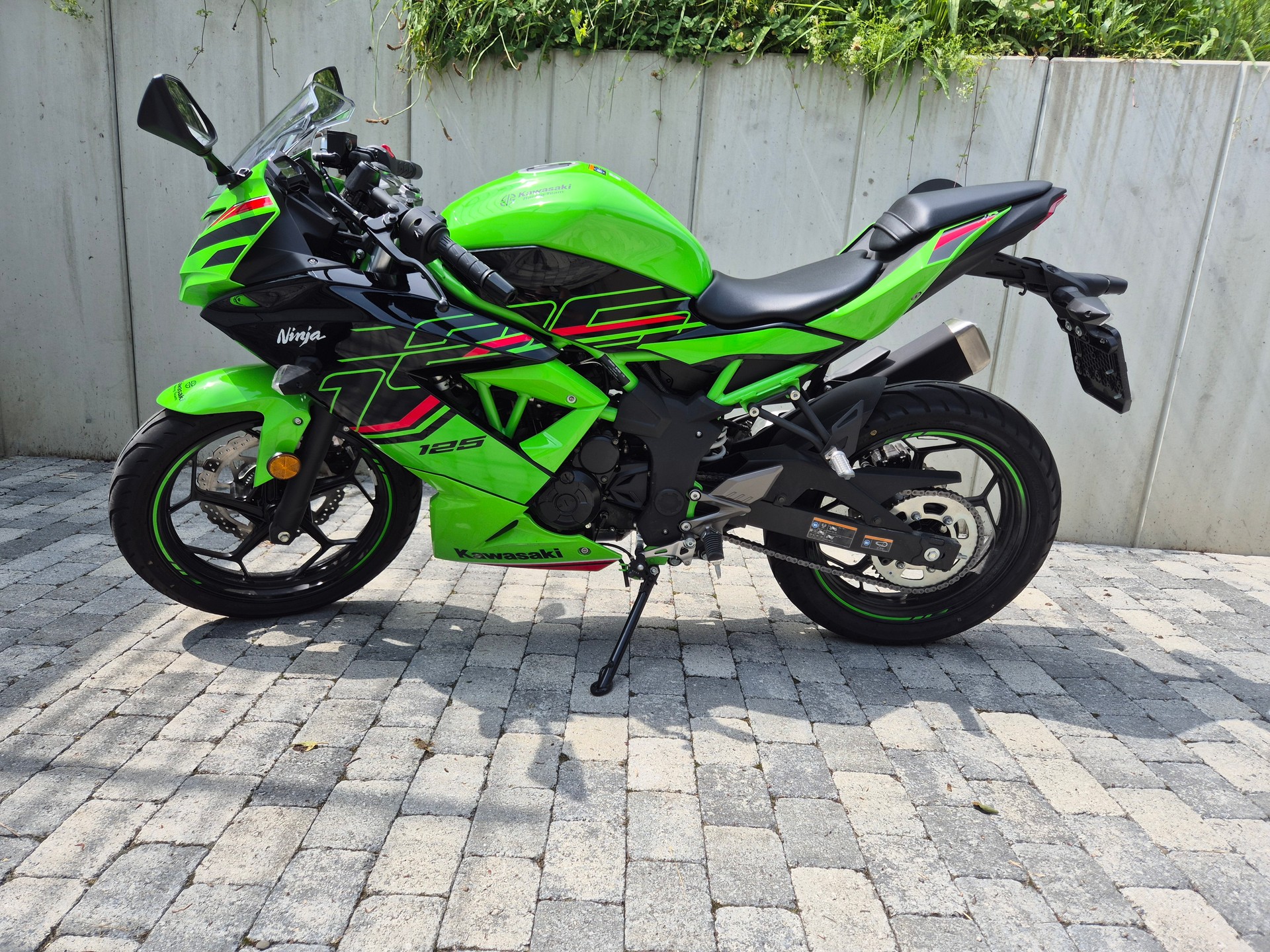 KAWASAKI Ninja 125-image-0