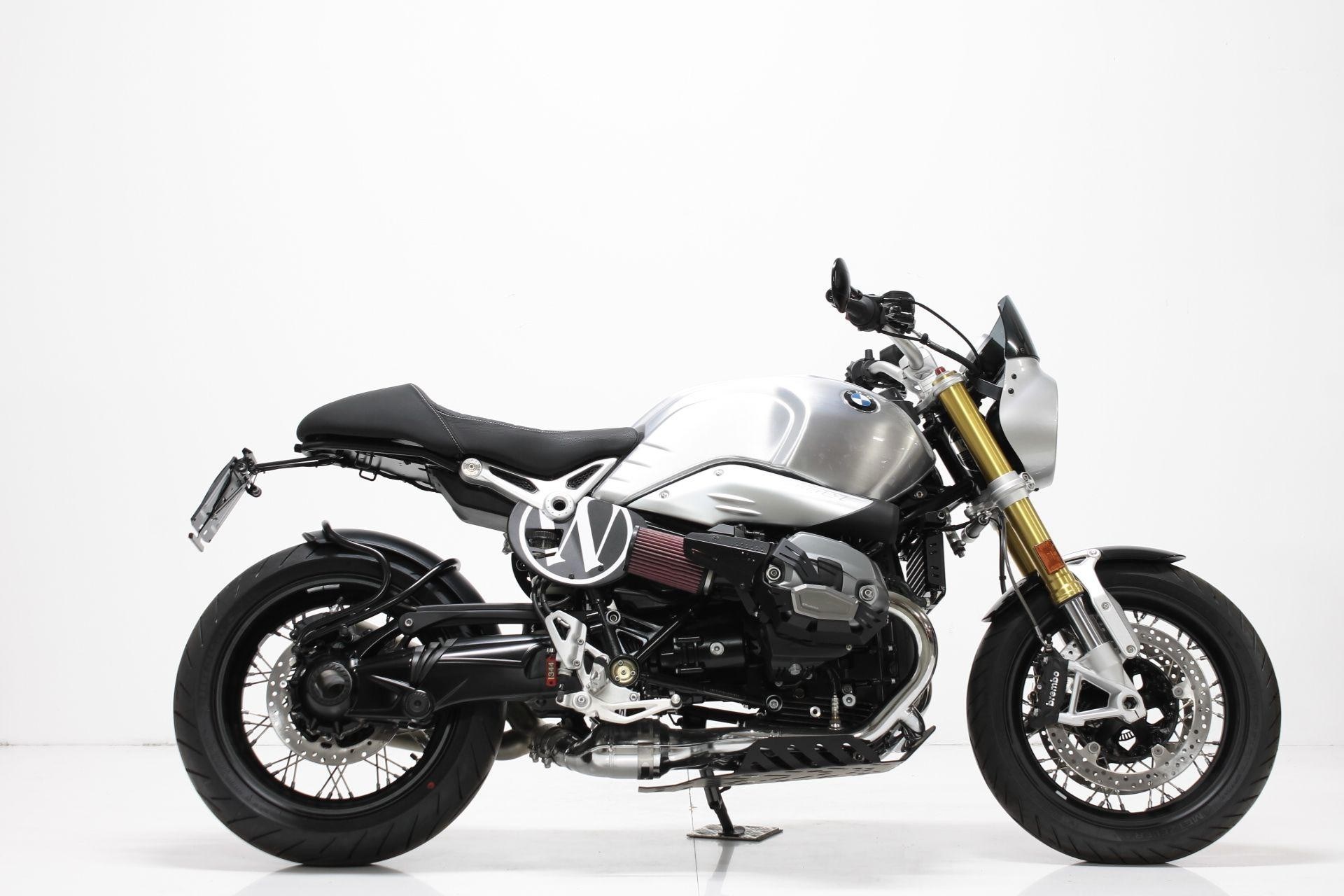 BMW R nineT Custom-showroom-element-2