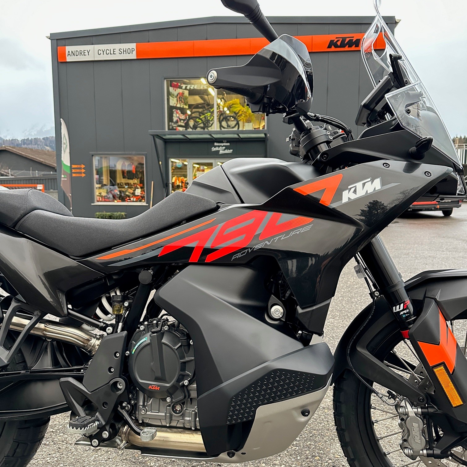 KTM 790 Adventure-showroom-element-2