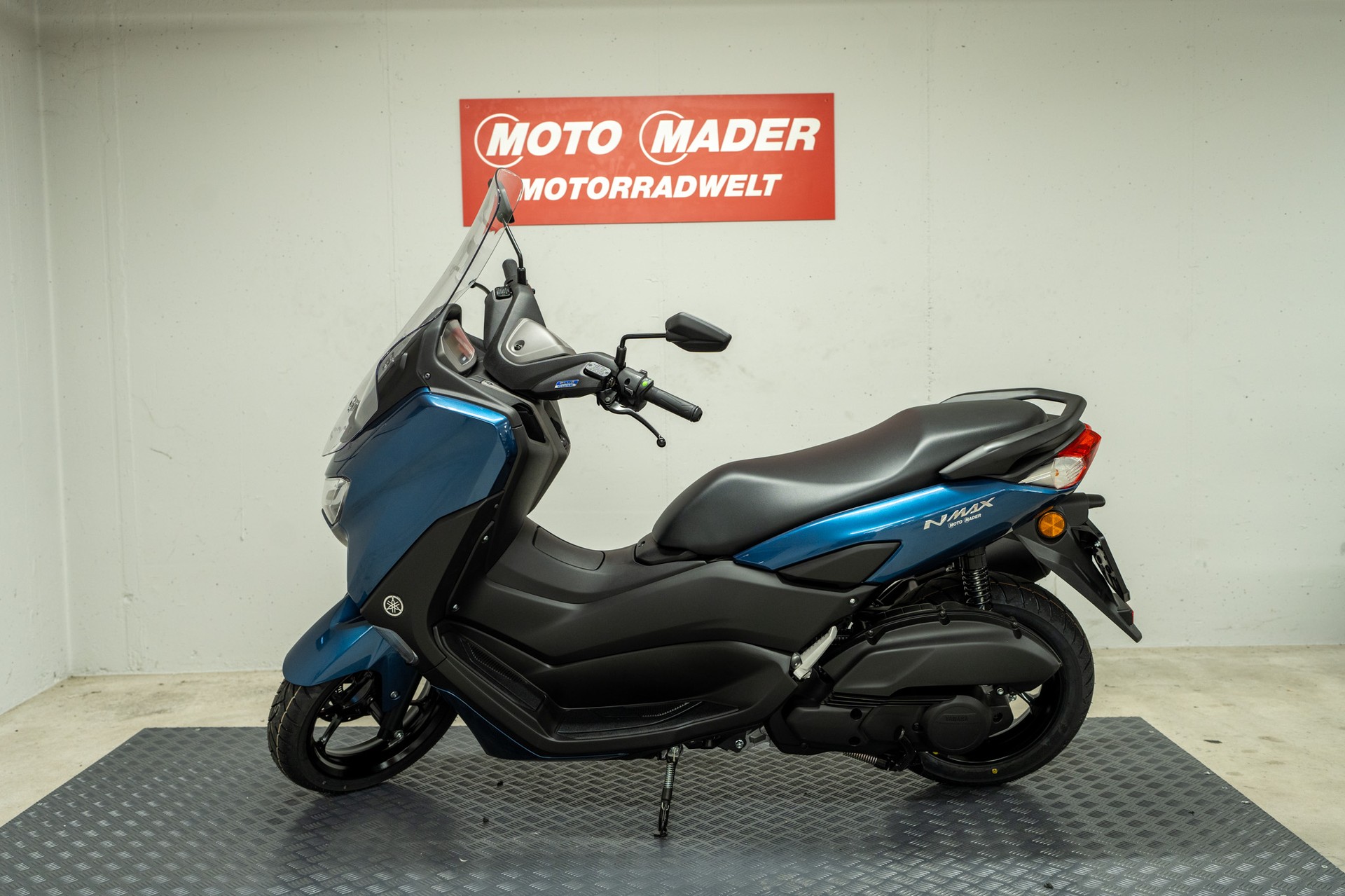 YAMAHA NMAX 125-showroom-element-2