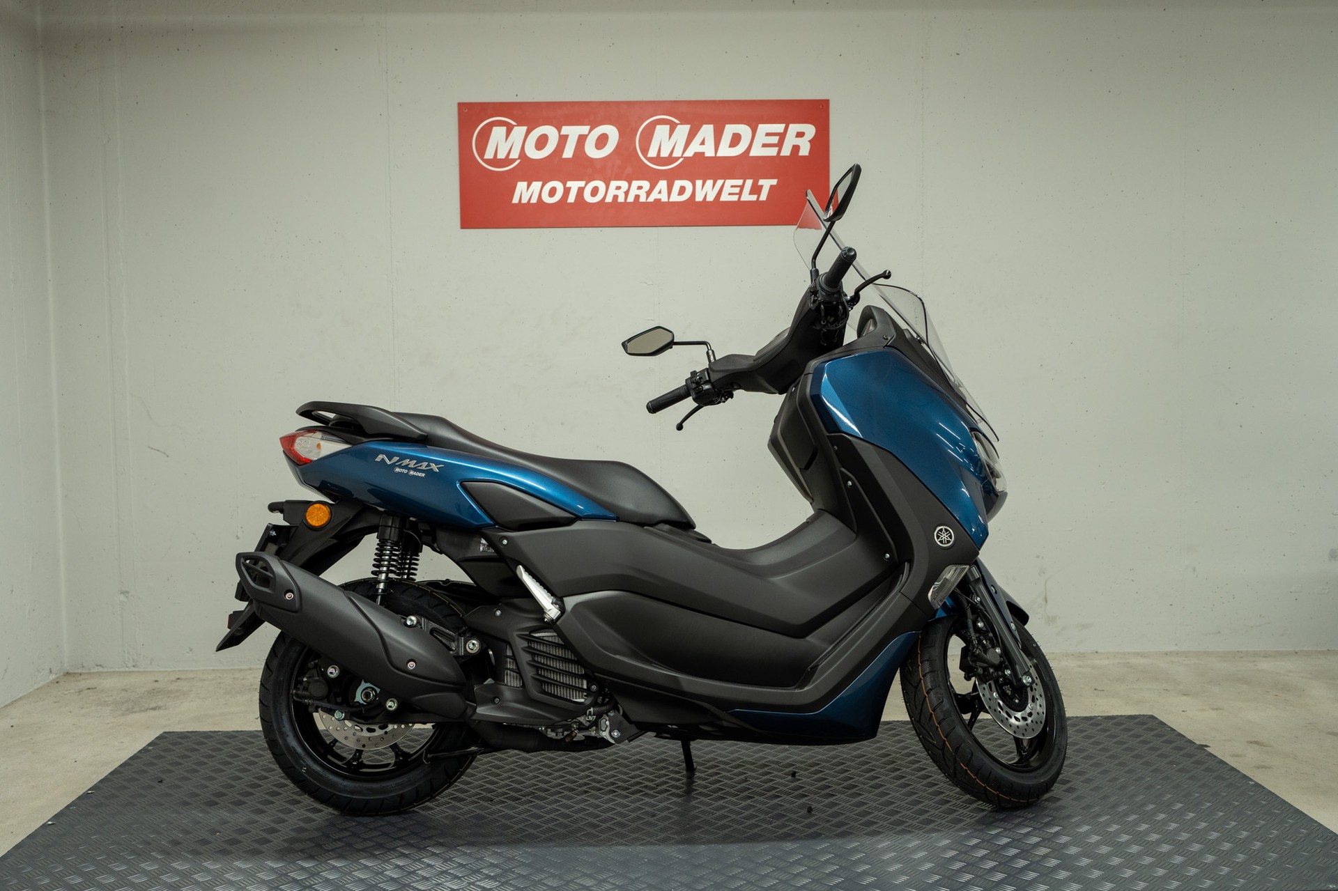 YAMAHA NMAX 125-showroom-element-1