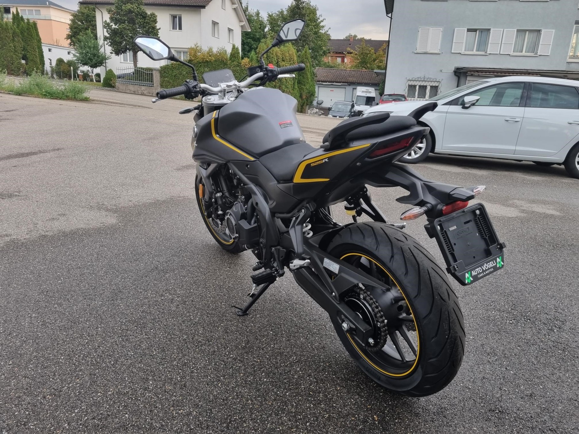 VOGE NAKED 525R-showroom-element-3