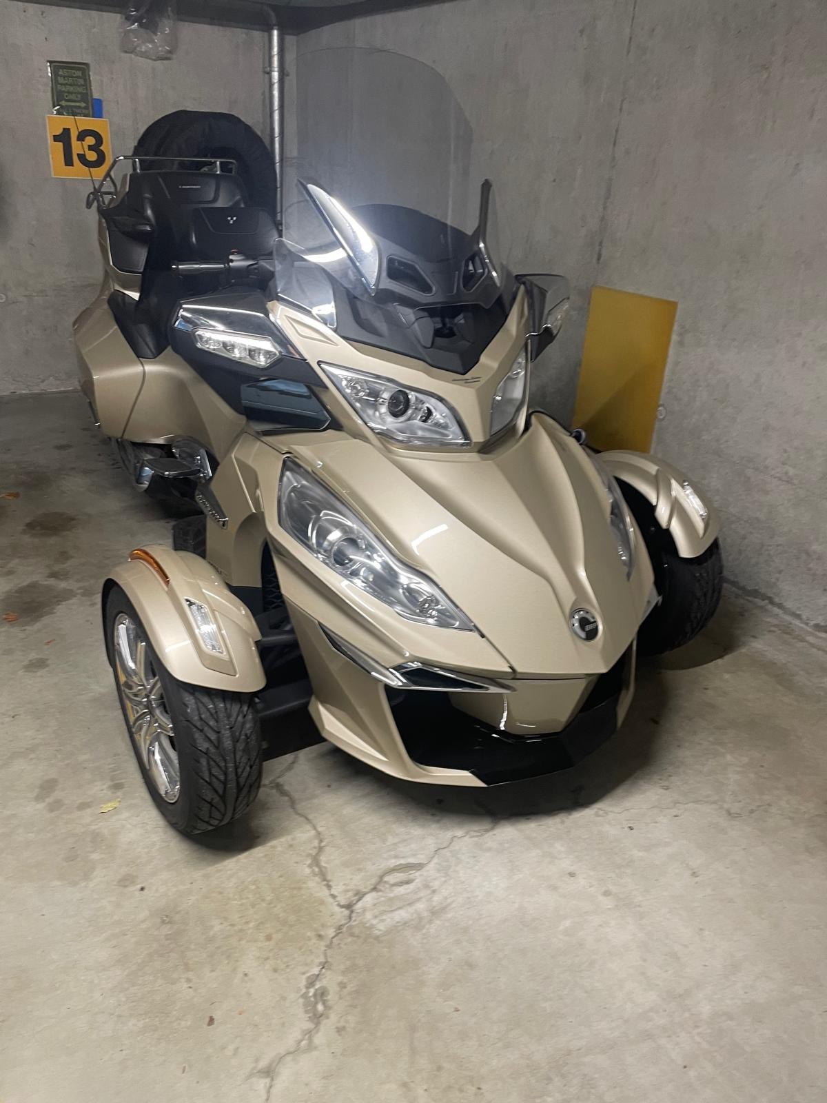 CAN-AM Spyder RT-S SE6