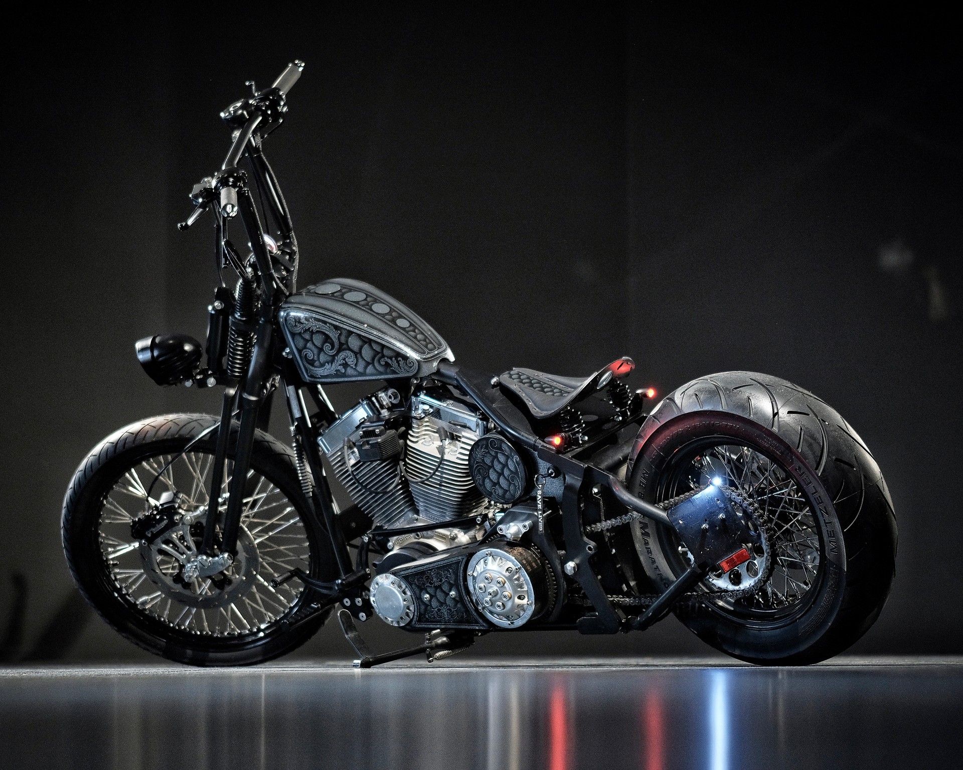 HARLEY-DAVIDSON Headbanger Hollister Bobber-showroom-element-3