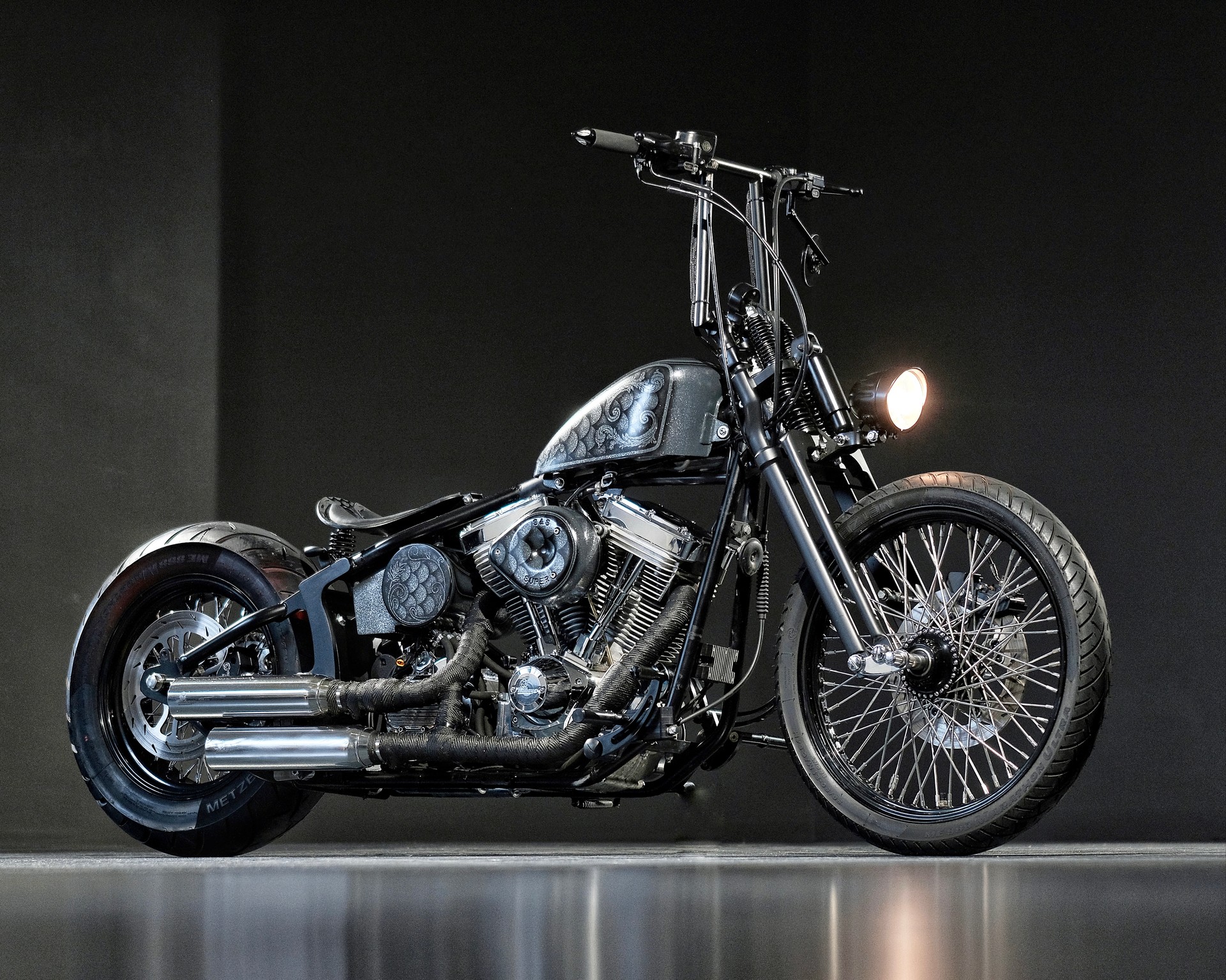 HARLEY-DAVIDSON Headbanger Hollister Bobber