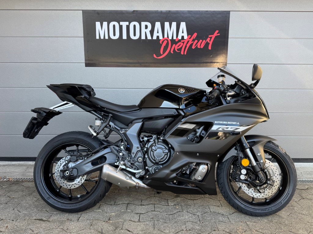 YAMAHA R7