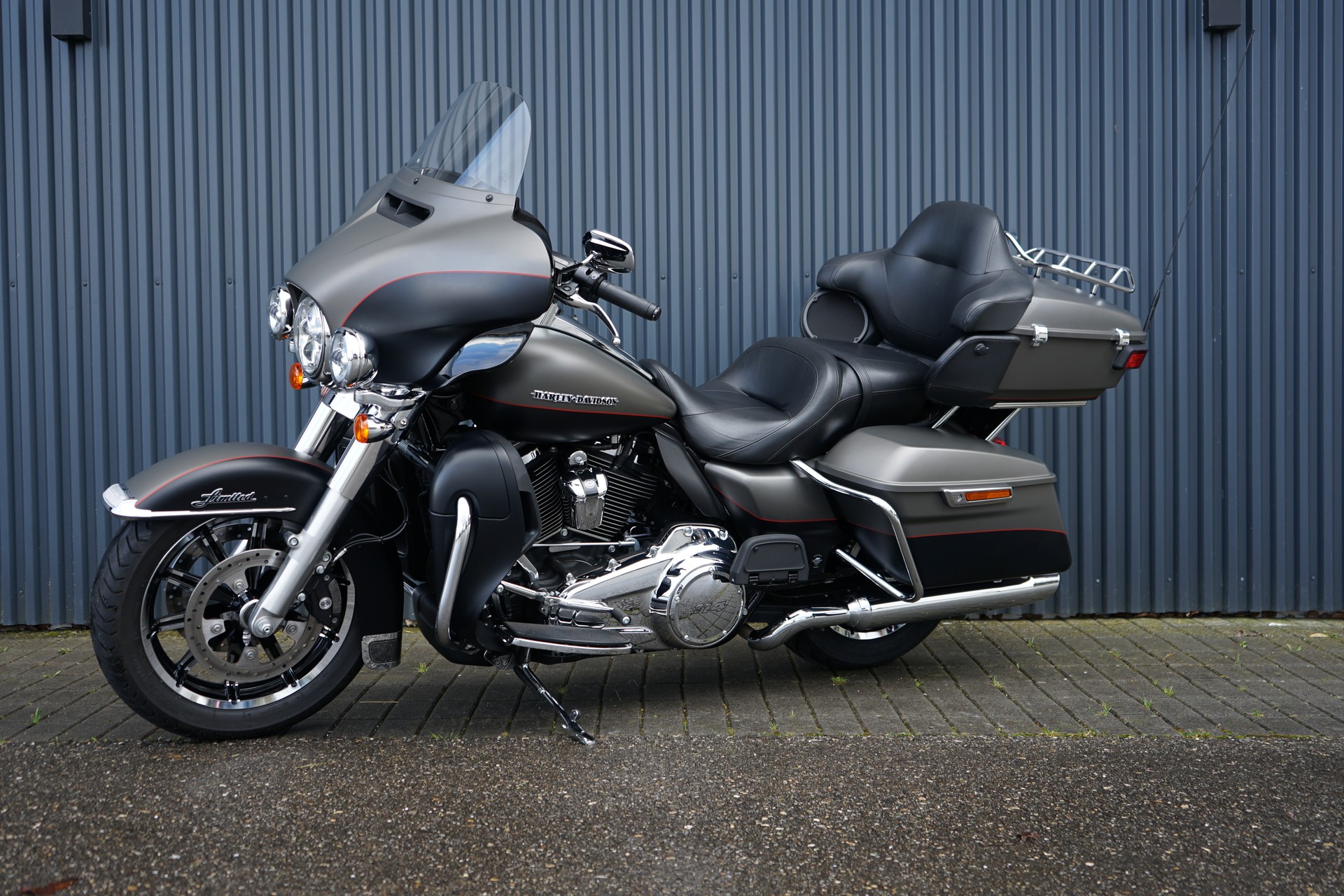 HARLEY-DAVIDSON FLHTK Electra Glide Ultra Limited 114-showroom-element-1
