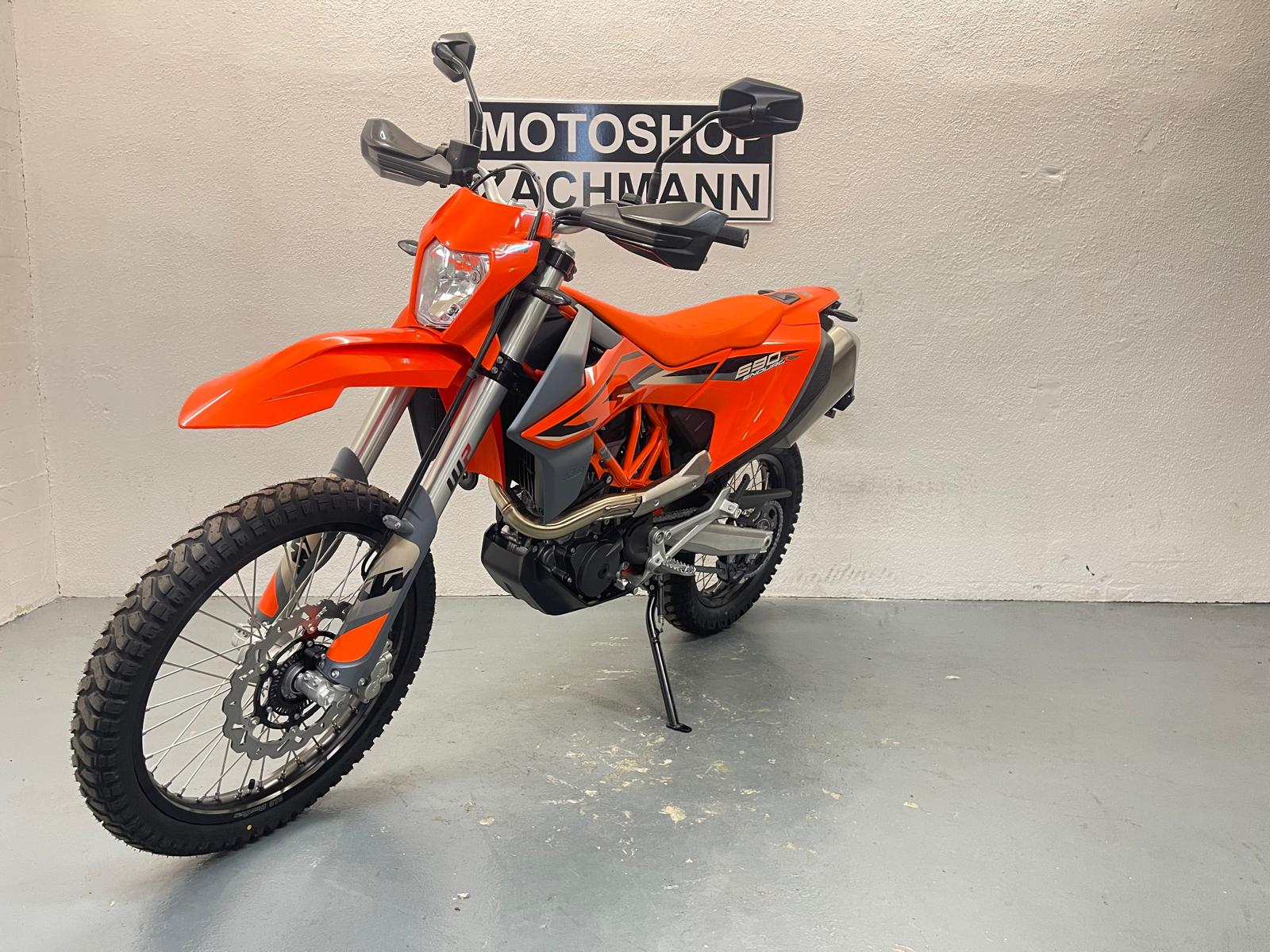 KTM 690 Enduro R ABS-showroom-element-1