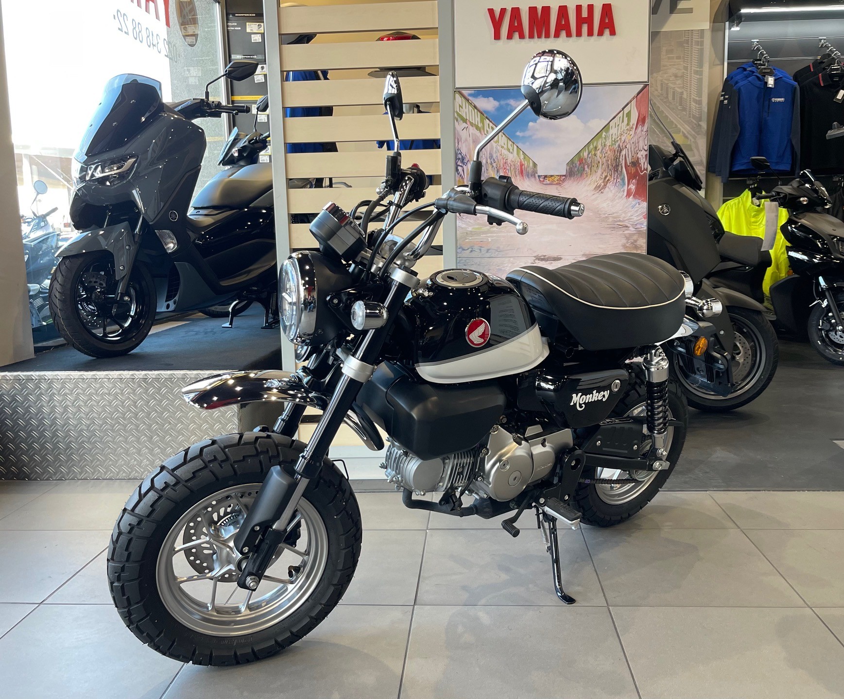 HONDA Z 125 Monkey-showroom-element-1