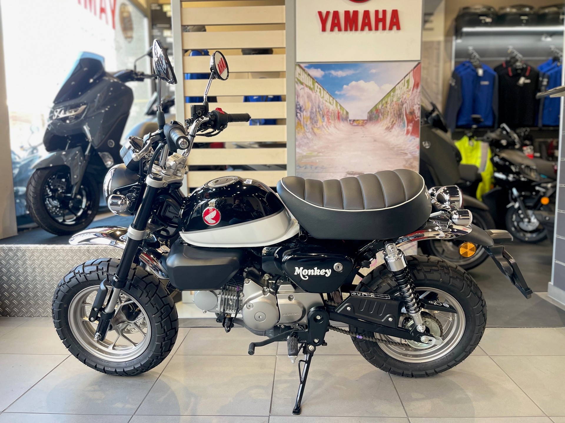 HONDA Z 125 Monkey-showroom-element-3