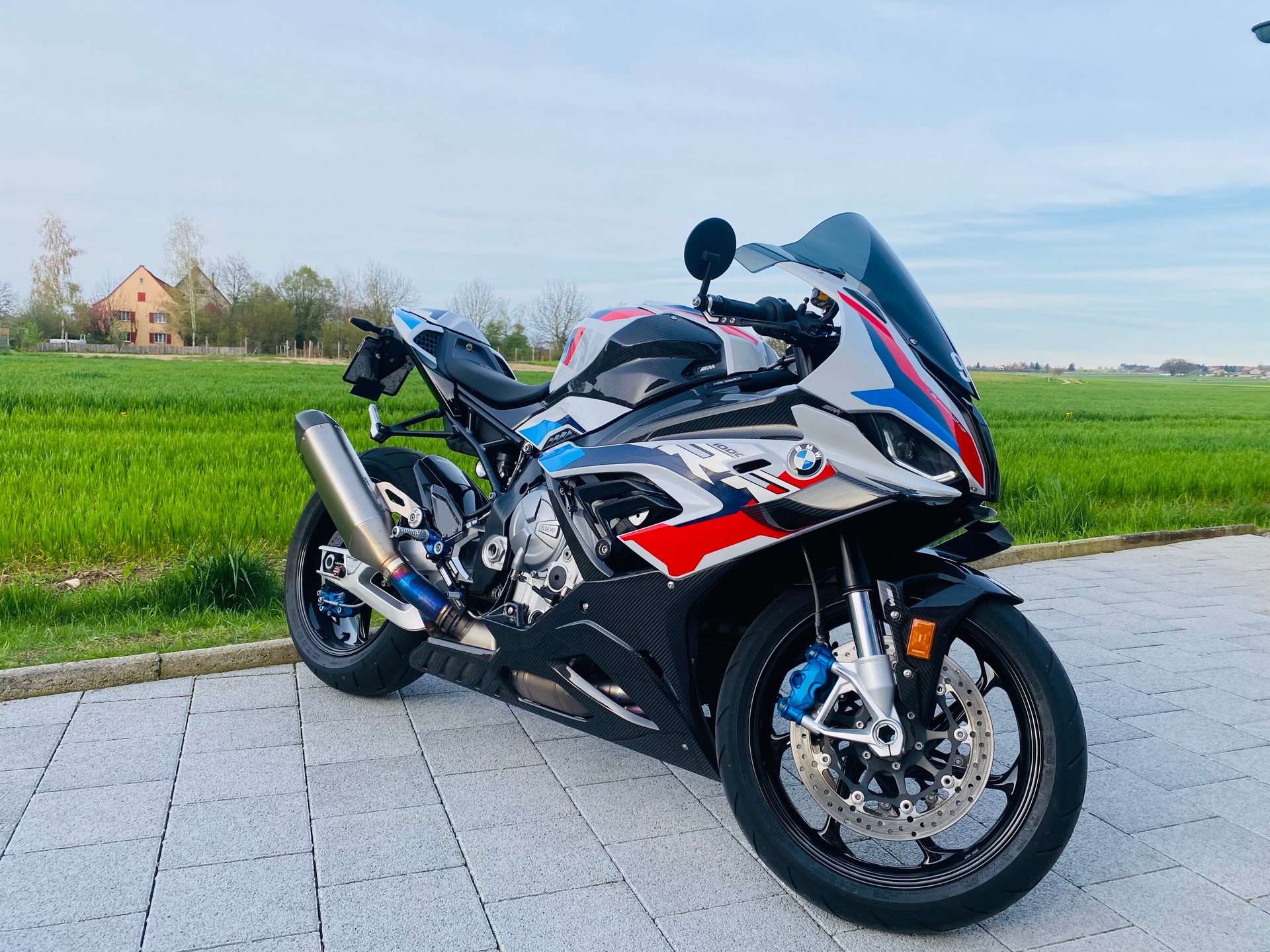 BMW M 1000 RR Competition-image-5