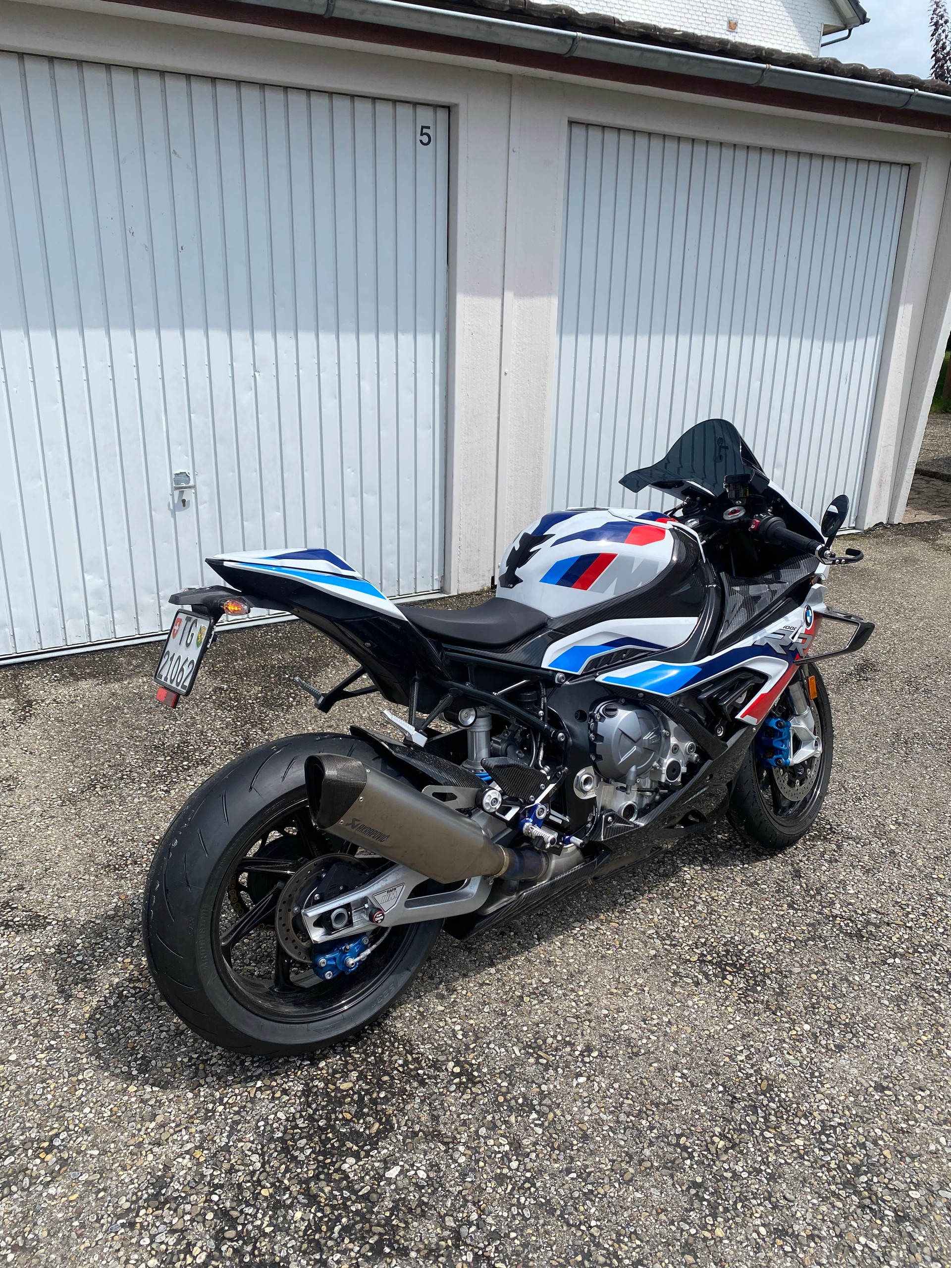 BMW M 1000 RR Competition-image-11