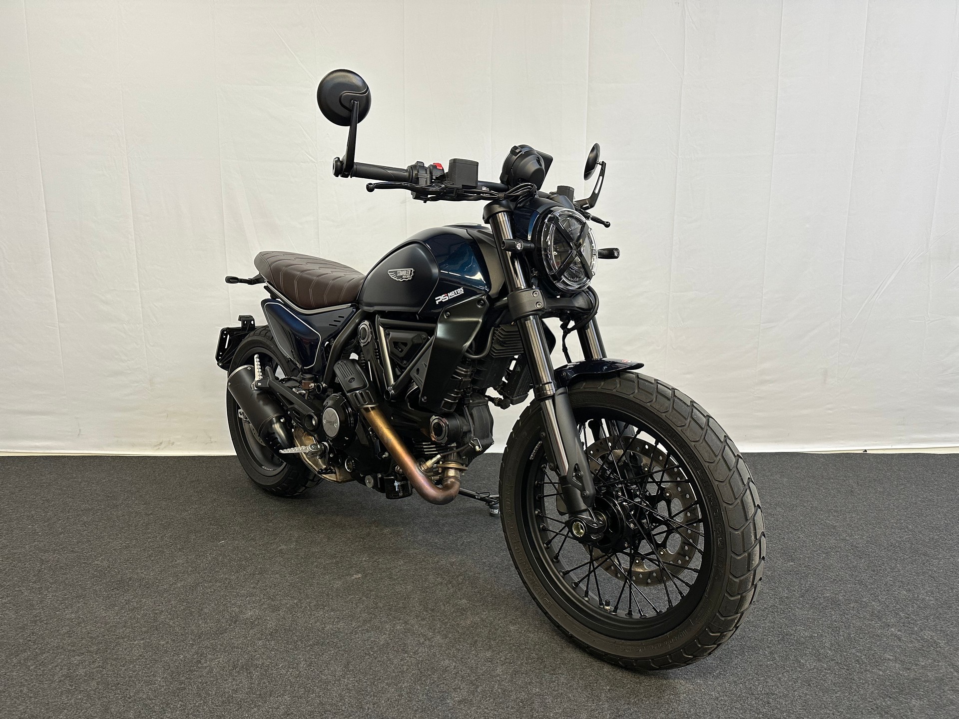 DUCATI Scrambler 803 Nightshift-showroom-element-1
