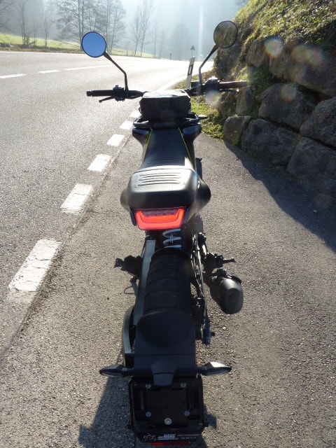 HUSQVARNA Svartpilen 401-showroom-element-3