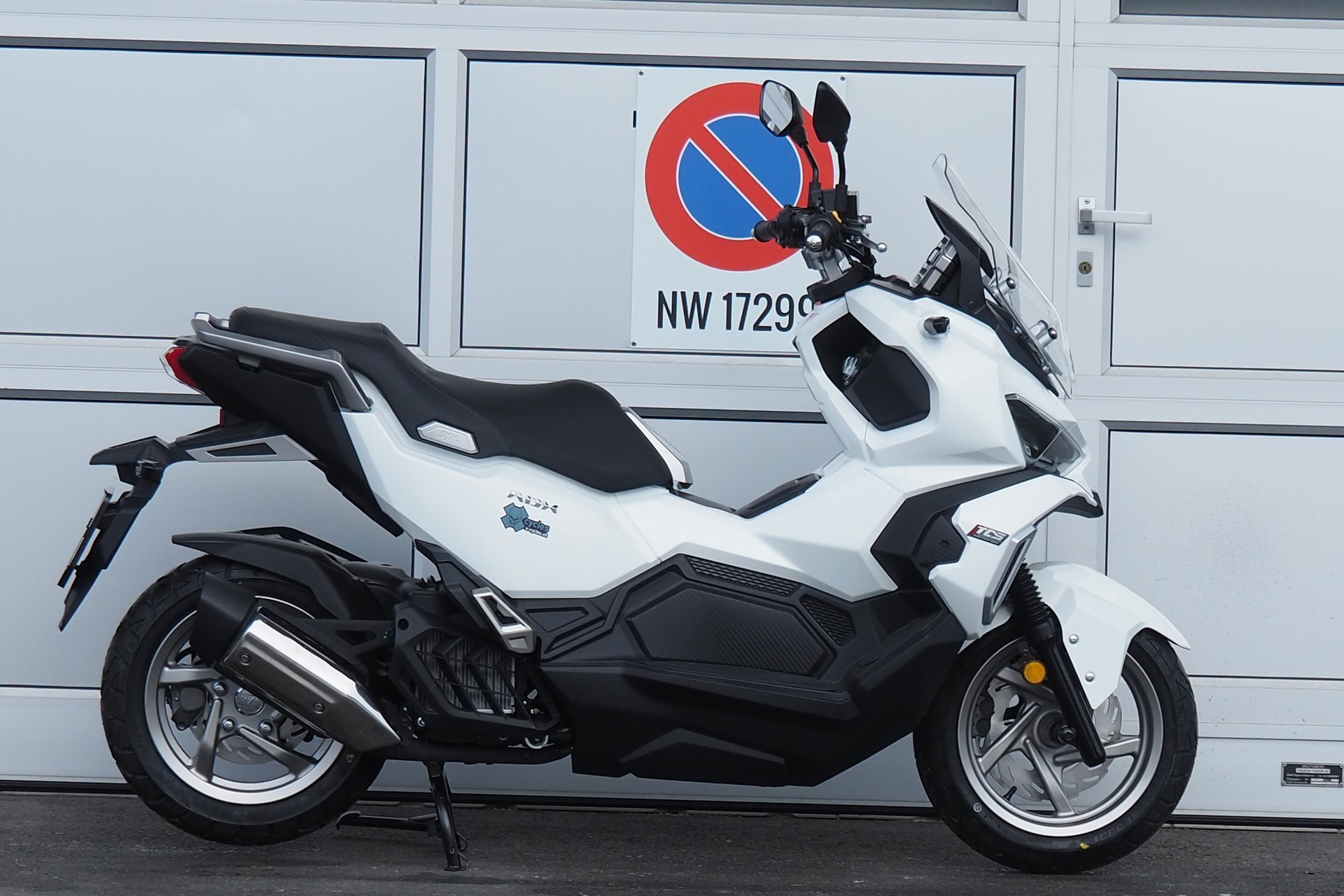 SYM ADX 125-showroom-element-1